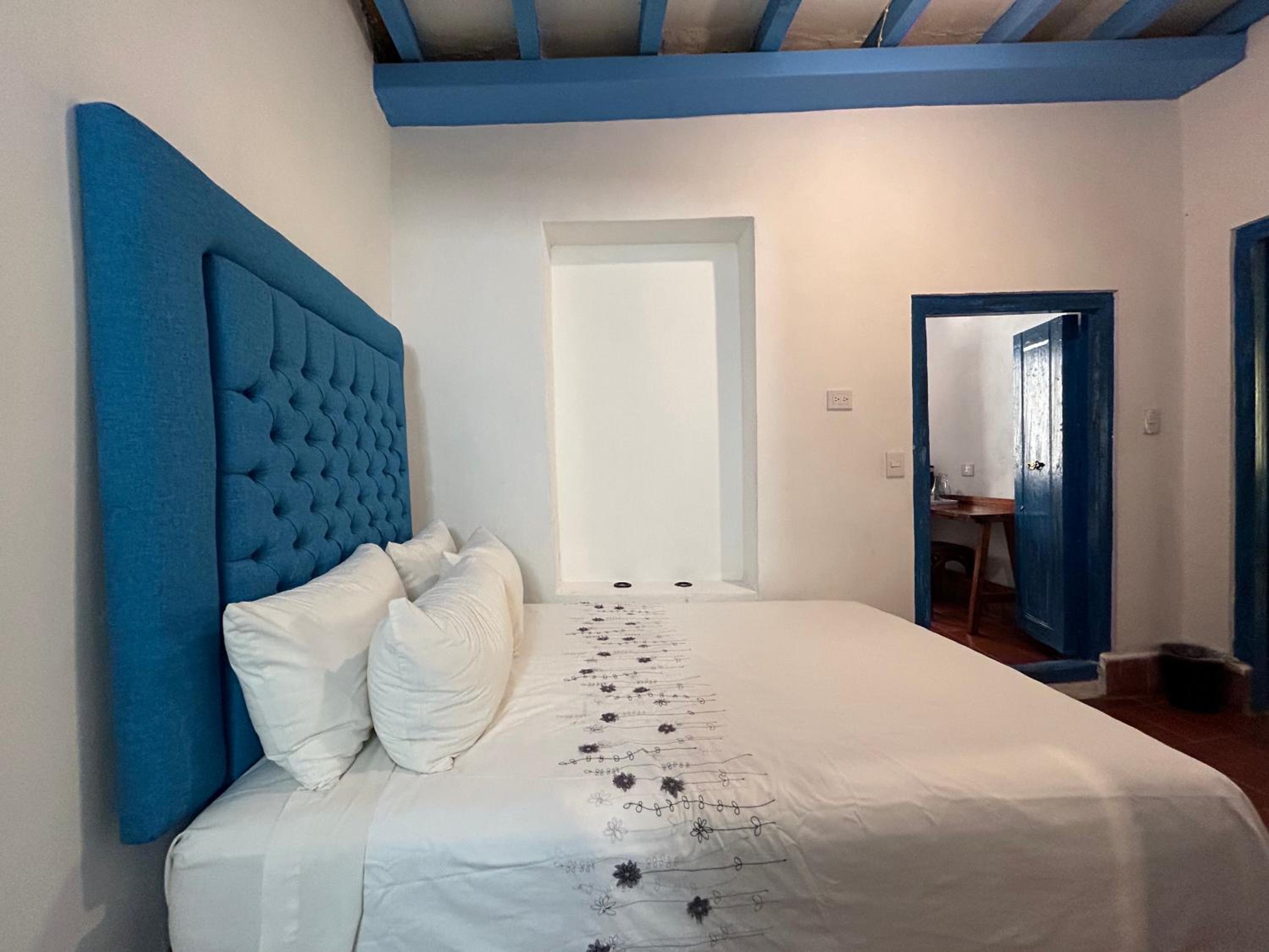 Twin Room with Private External Bathroom - Photo 10