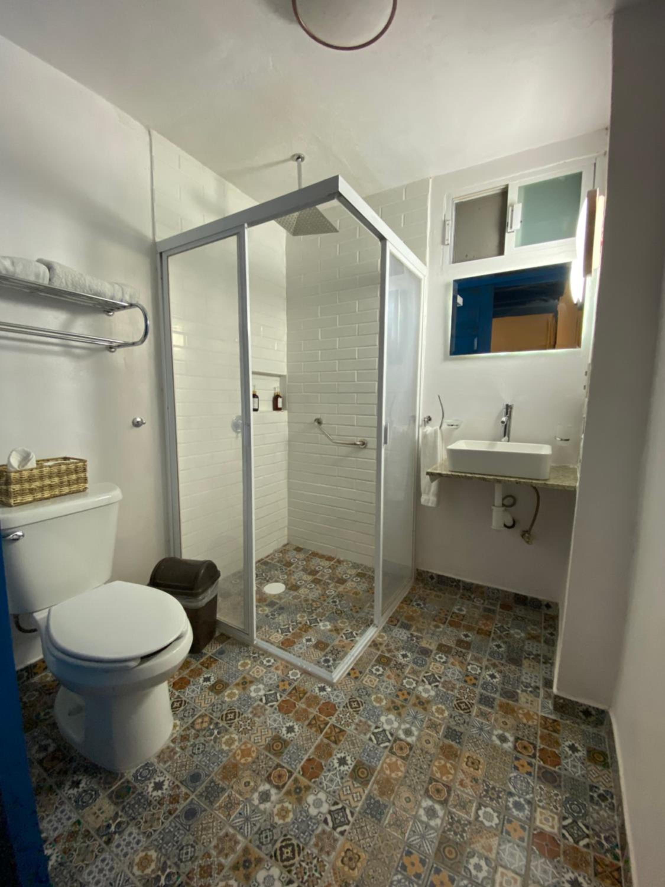 Small Double Room - Photo 8
