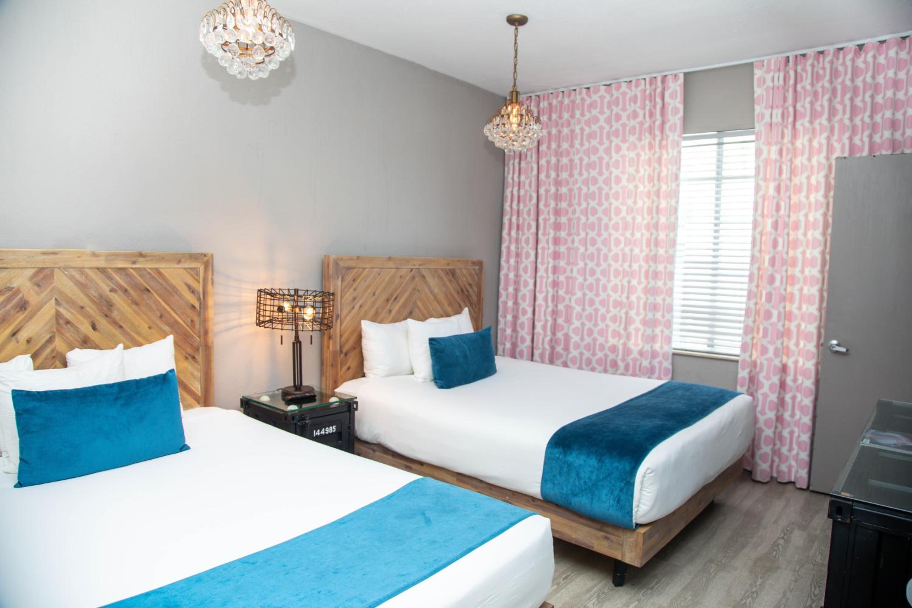 Standard Double Room - Photo 10