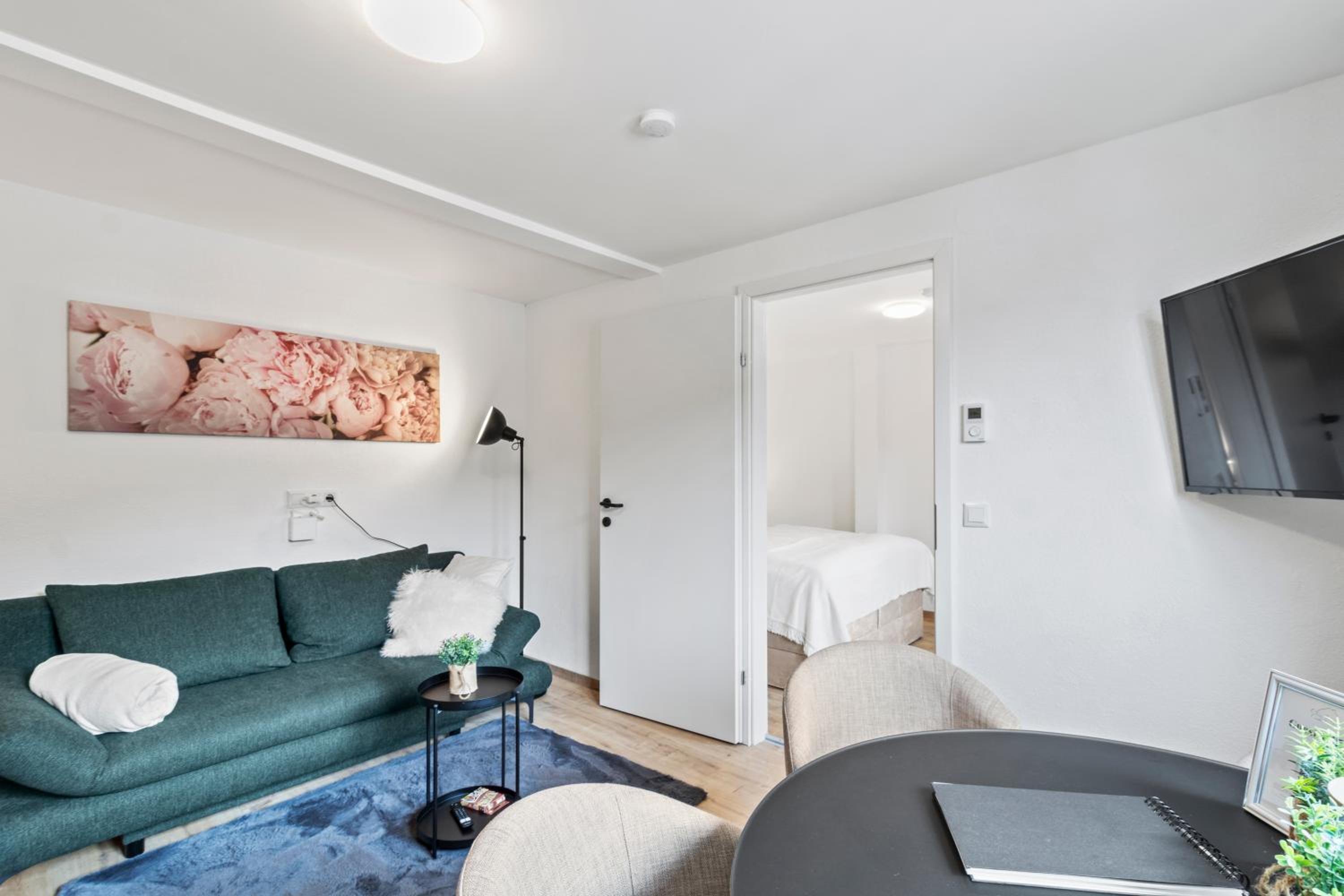 One-Bedroom Apartment photo 1