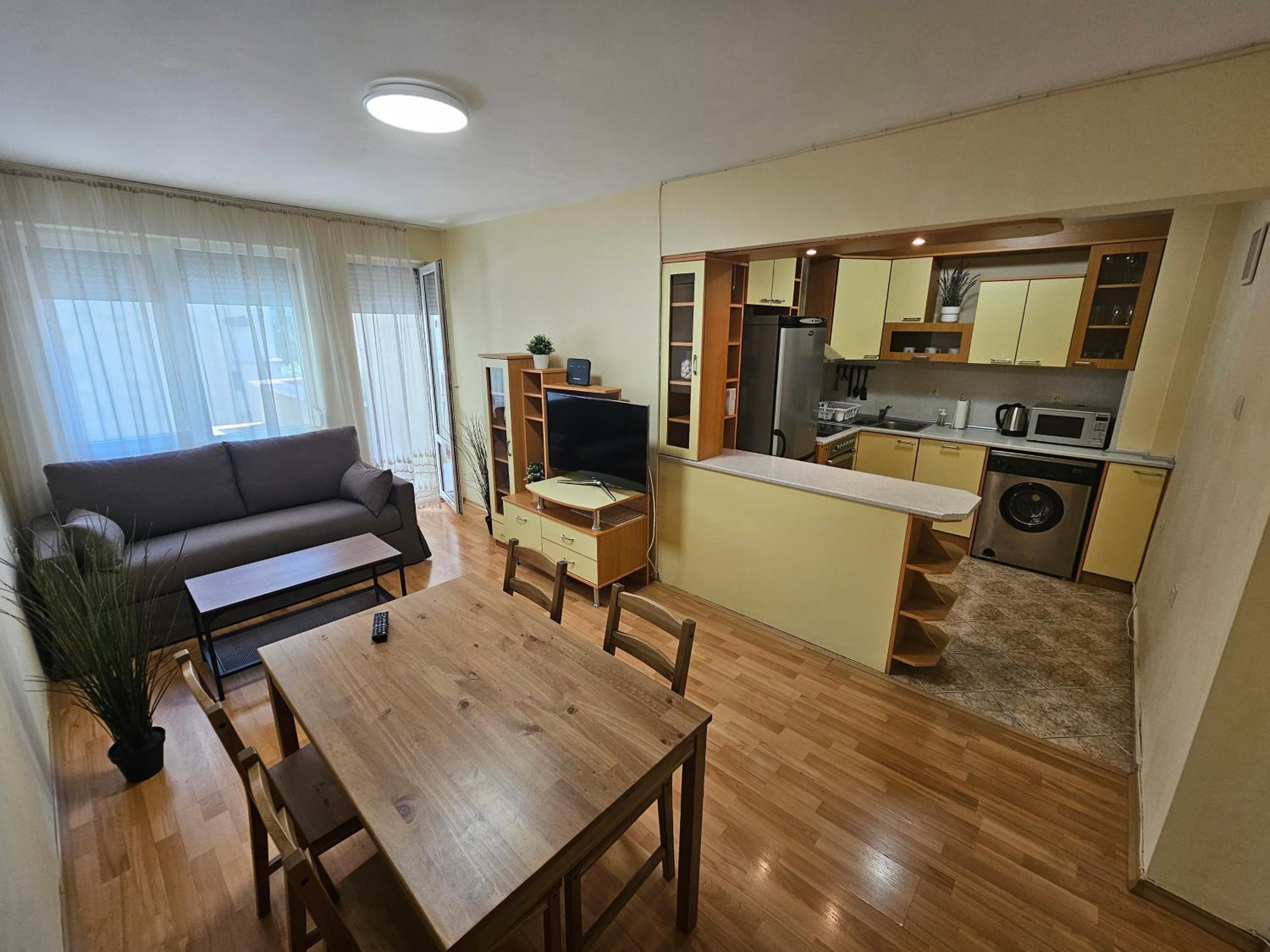 One-Bedroom Apartment