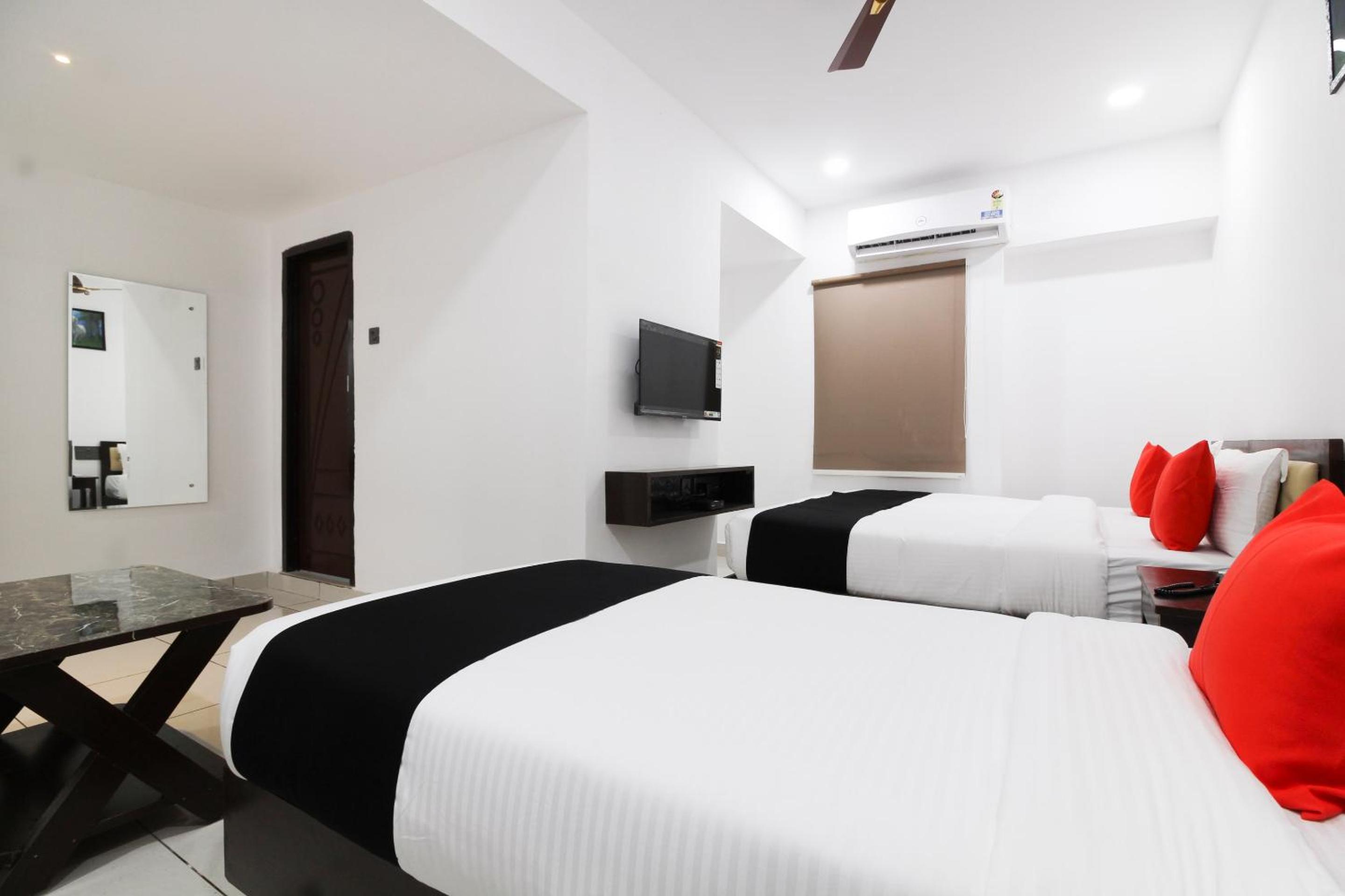 Standard Double Room - Photo 10