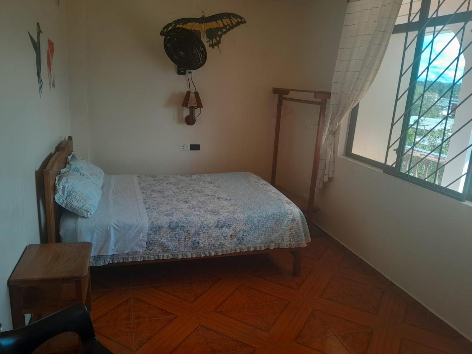 Single Room with Shared Shower and Toilet photo 1