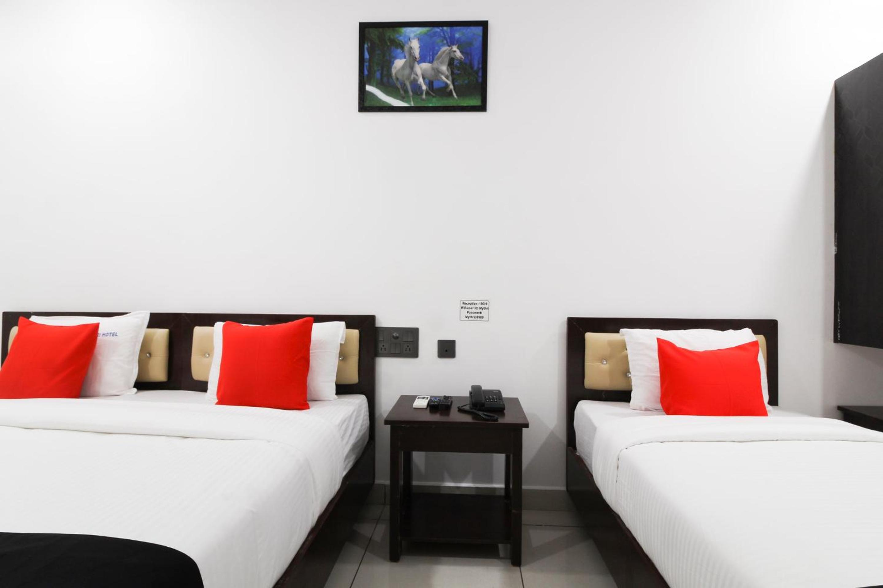 Standard Double Room - Photo 8