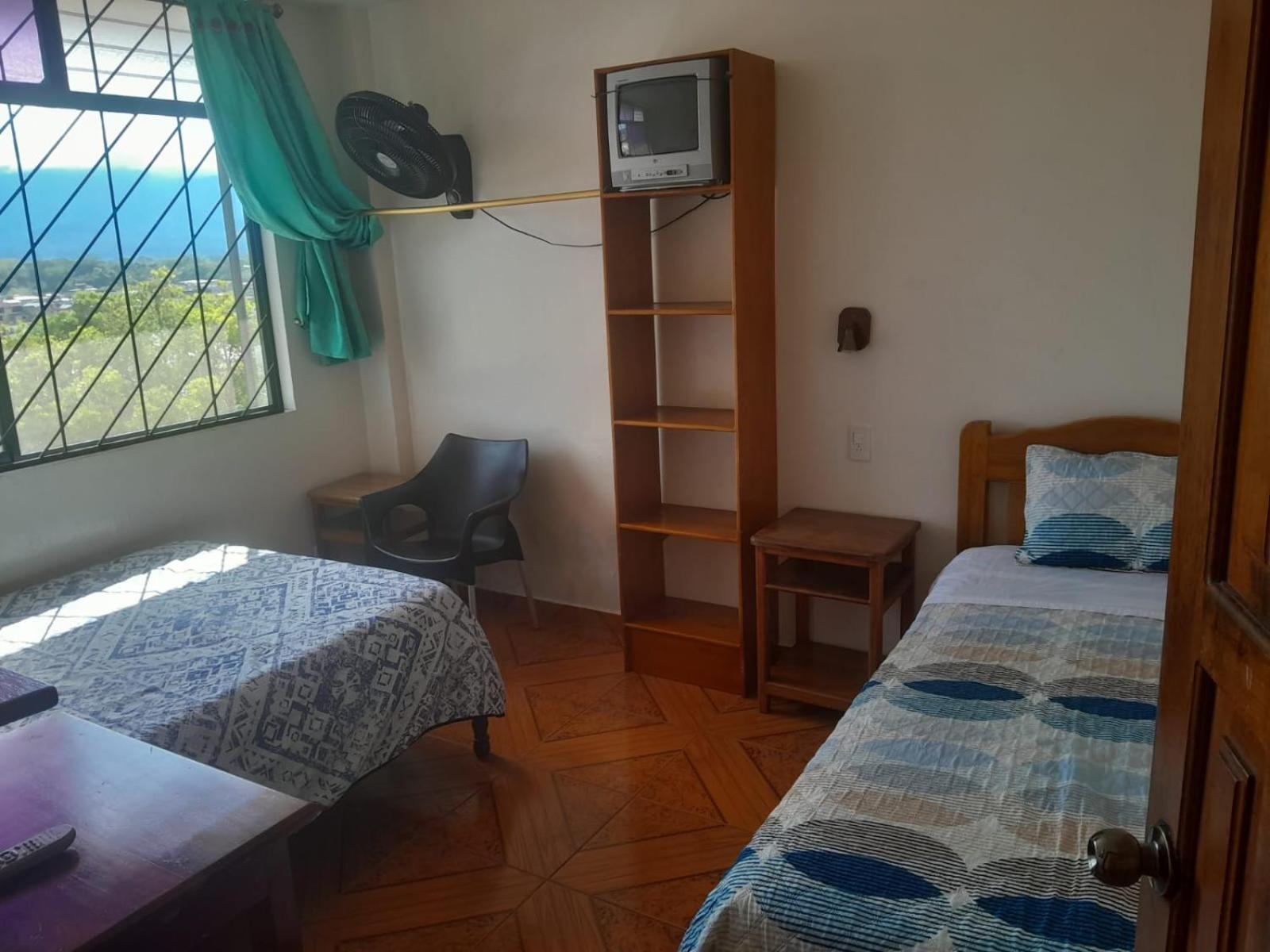 Twin Room with Shared Bathroom photo 2