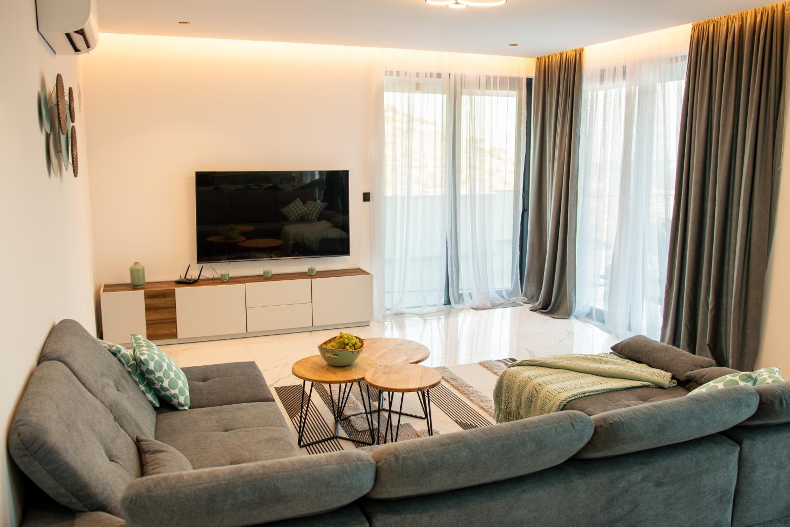 Villa photo 3