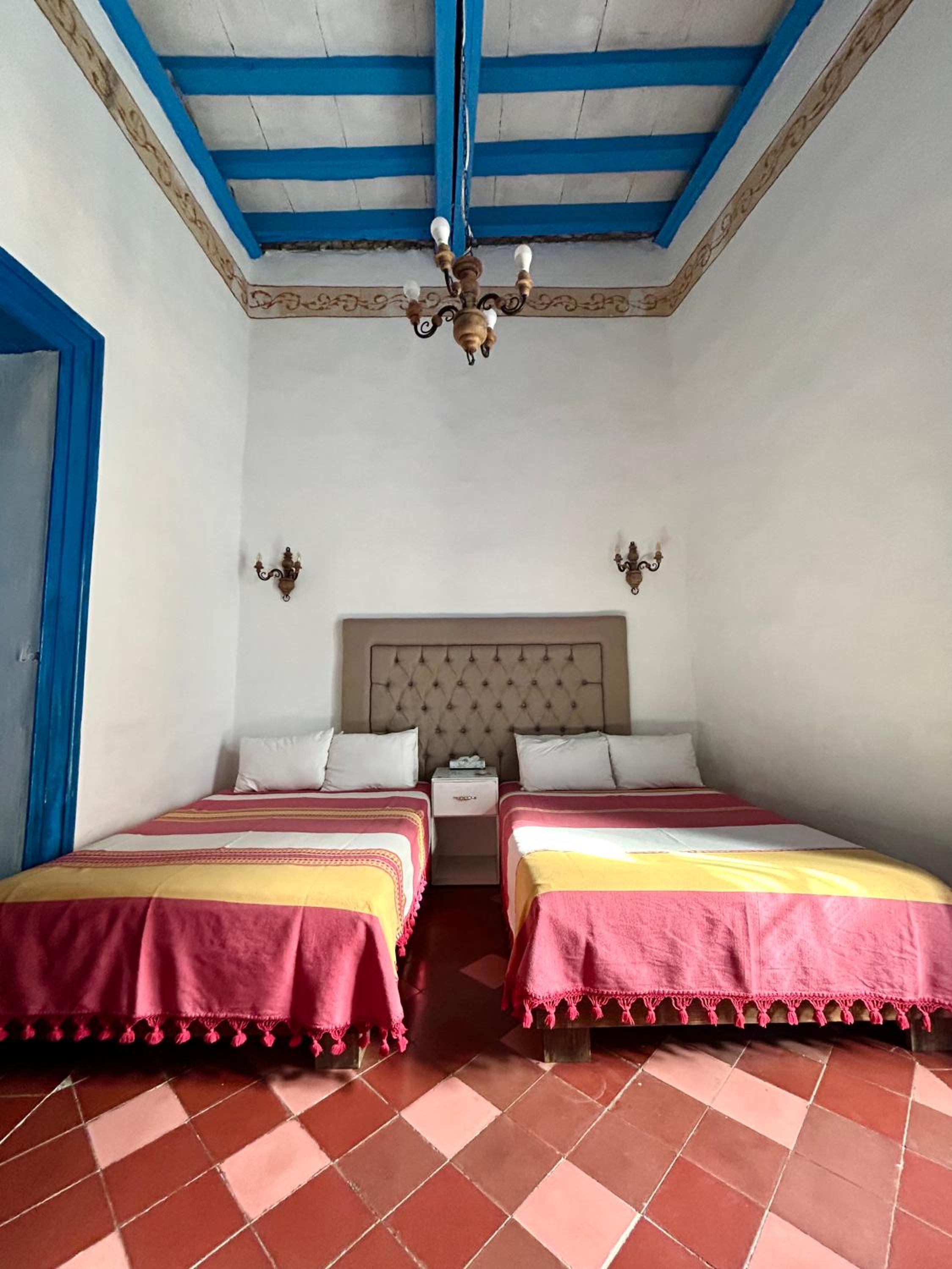 Triple Room with Balcony - Photo 18