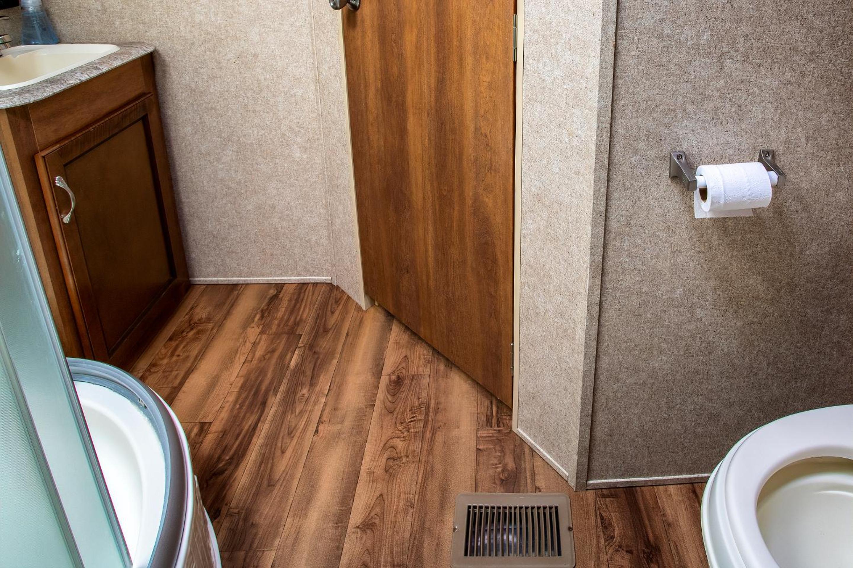 Mobile Home photo 3