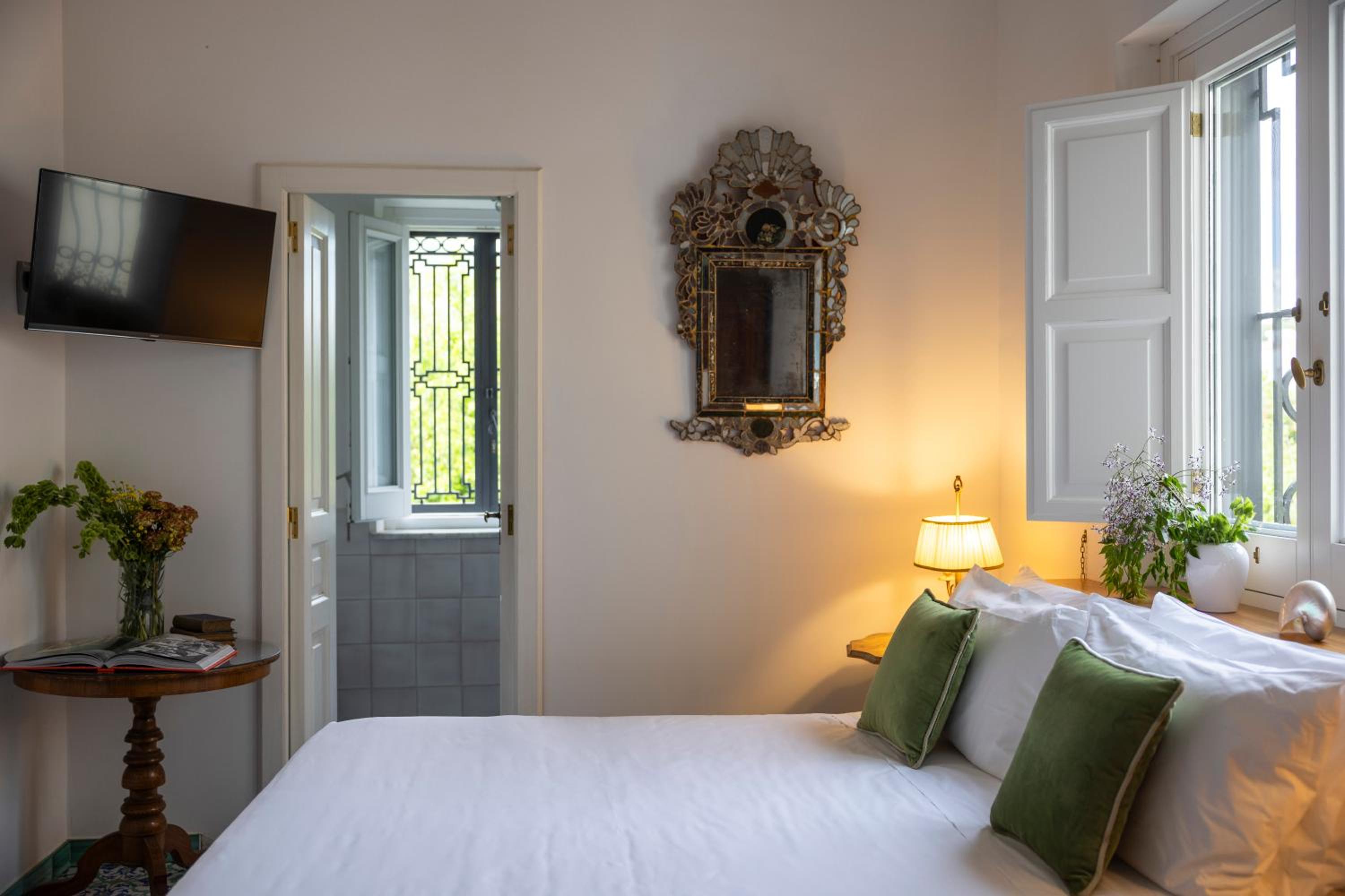 Double Room with Mountain View - Photo 4
