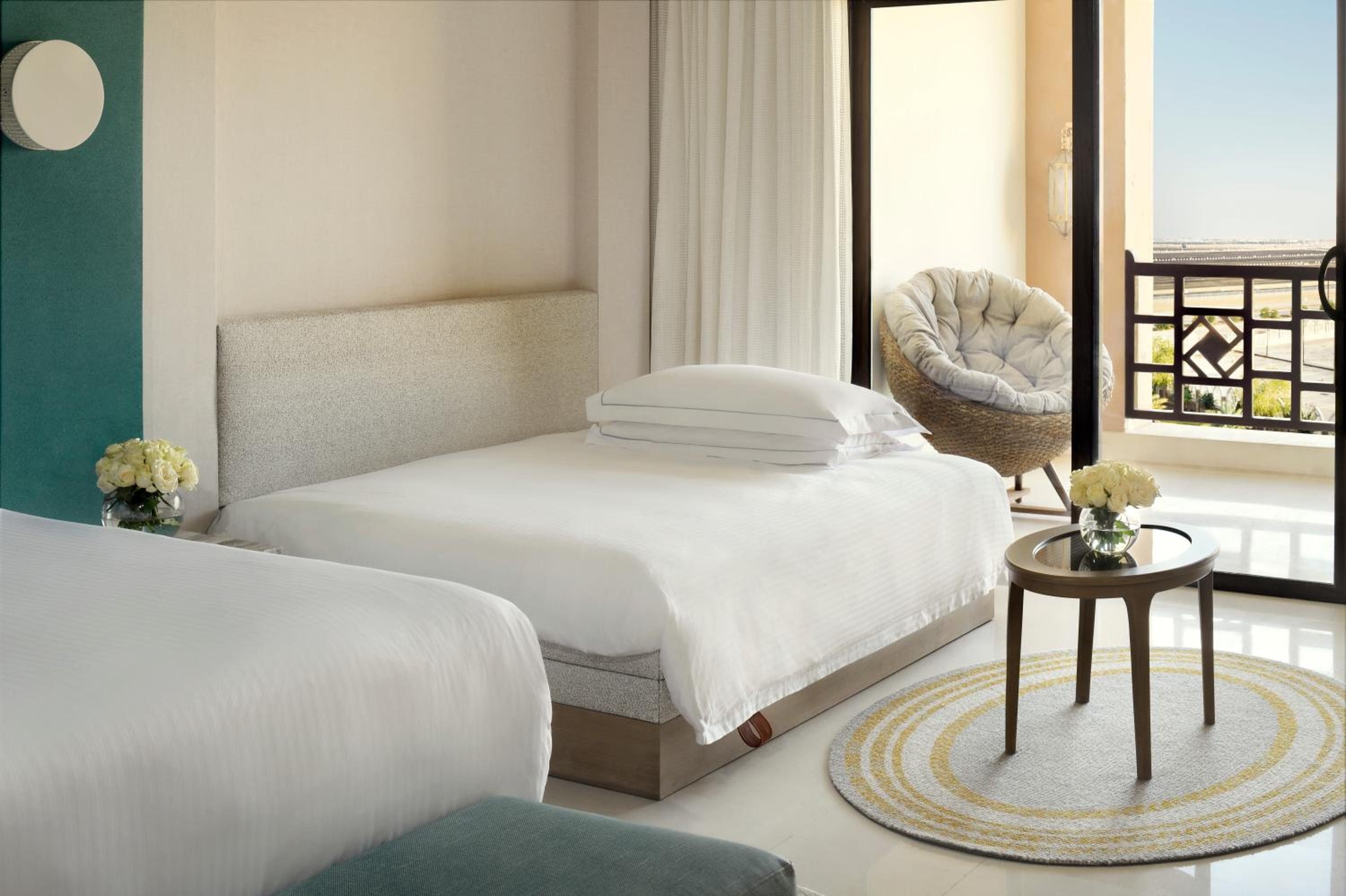 Premium King Room with Garden View - Photo 5