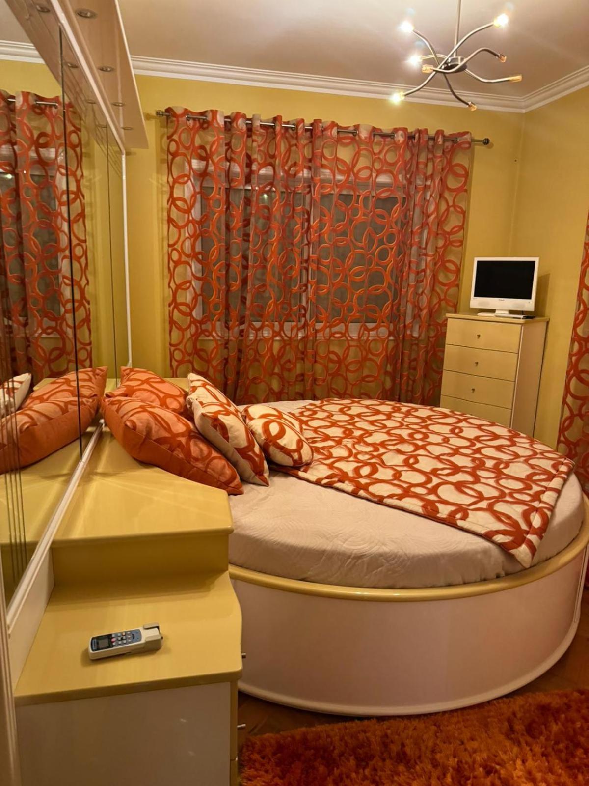 Four-Bedroom House photo 3