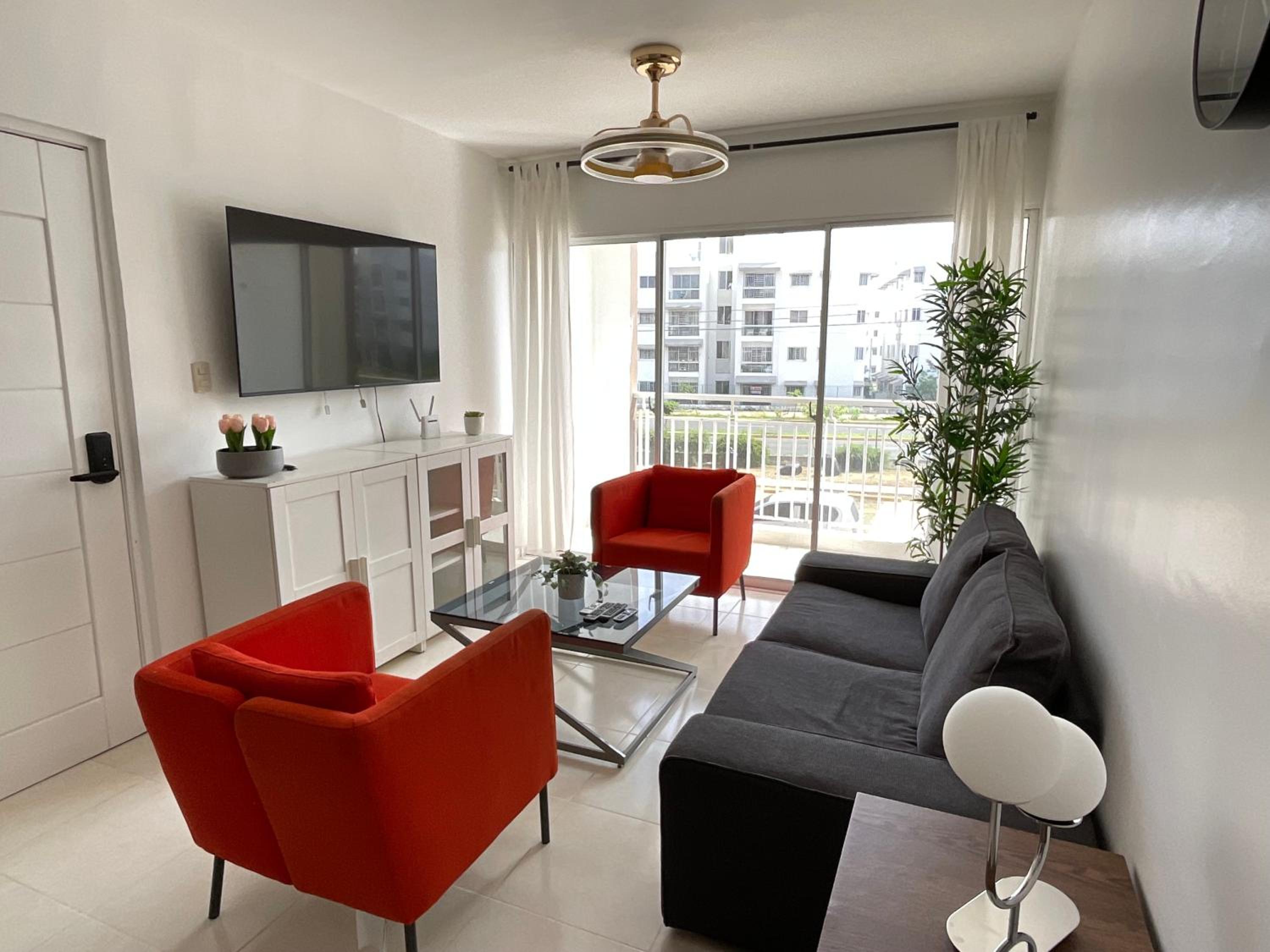 Three-Bedroom Apartment With Balcony photo 1