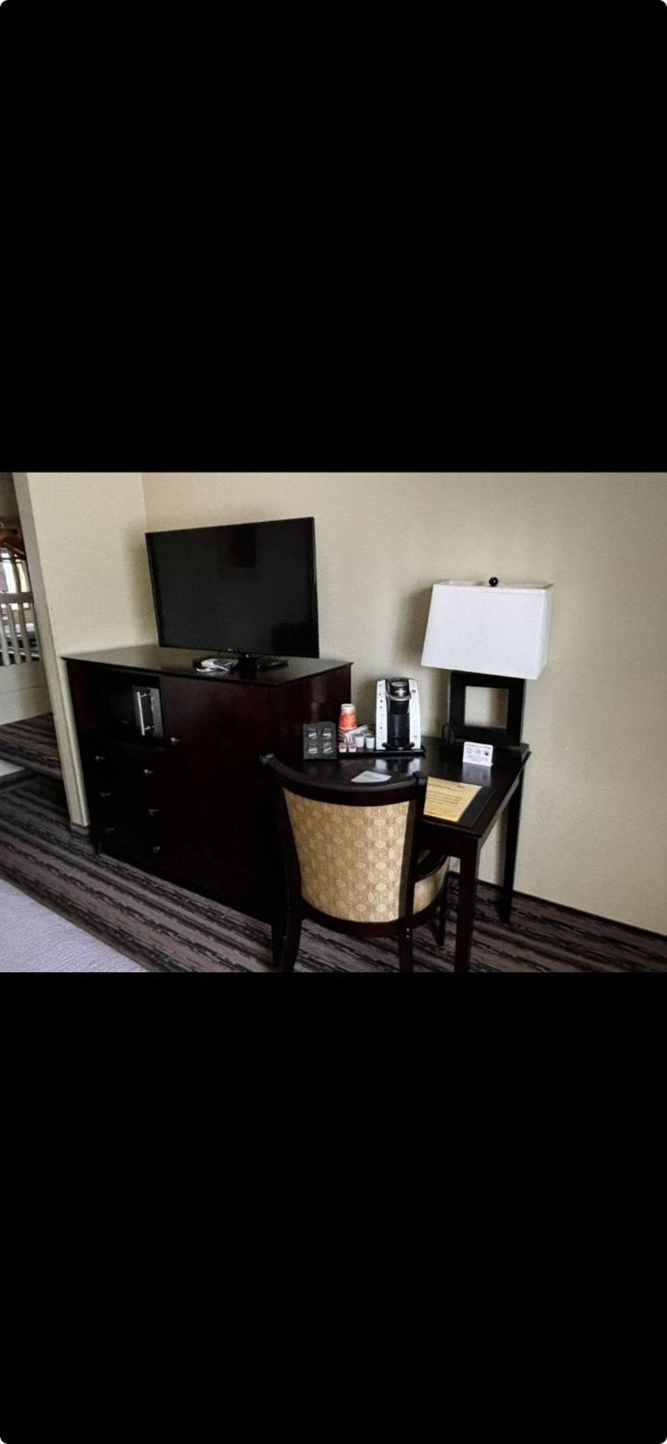 Queen Room - Accessible/Non-Smoking - Photo 4