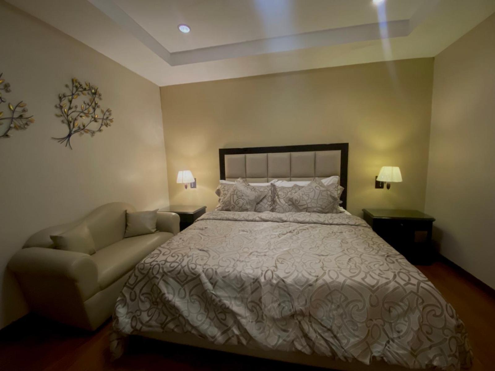 Premium Suite - Photo 1