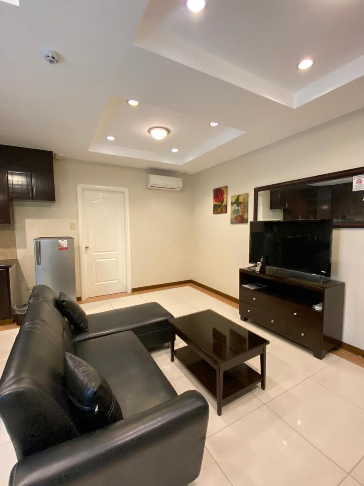 Premium Suite - Photo 5