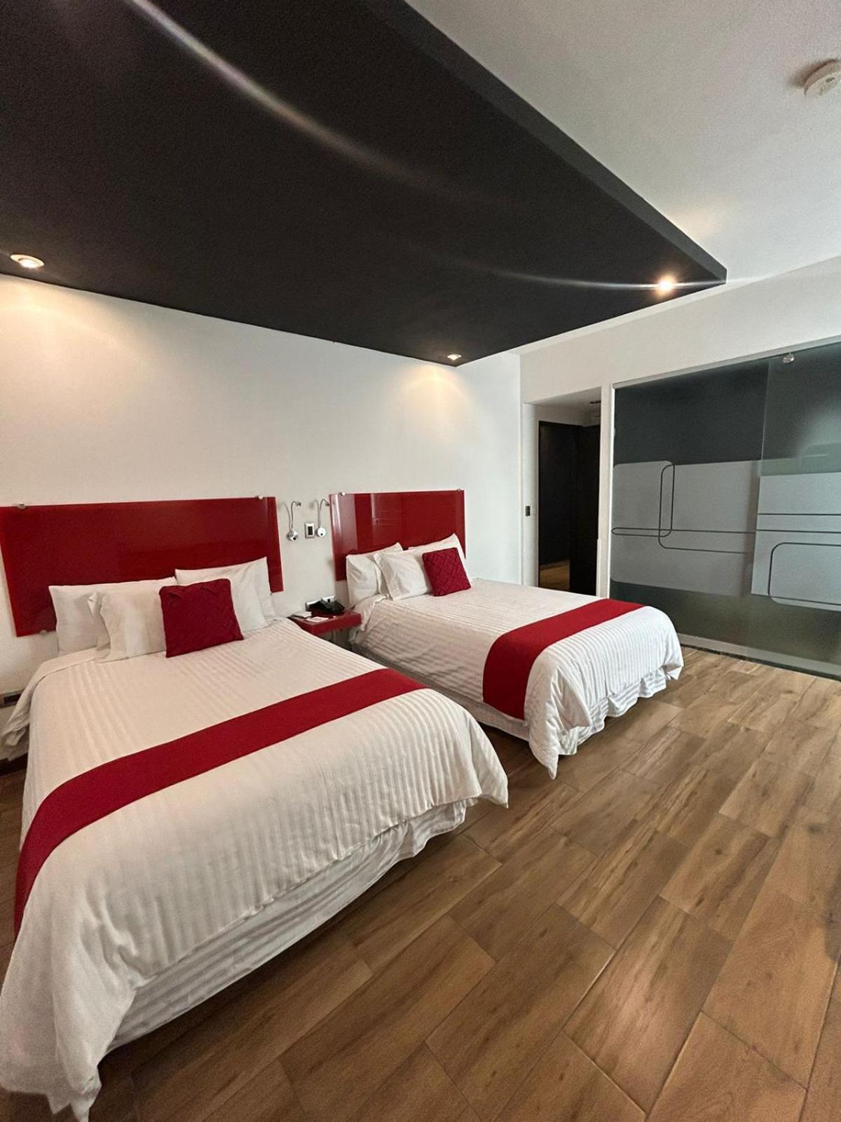 Standard Twin Room - Photo 25