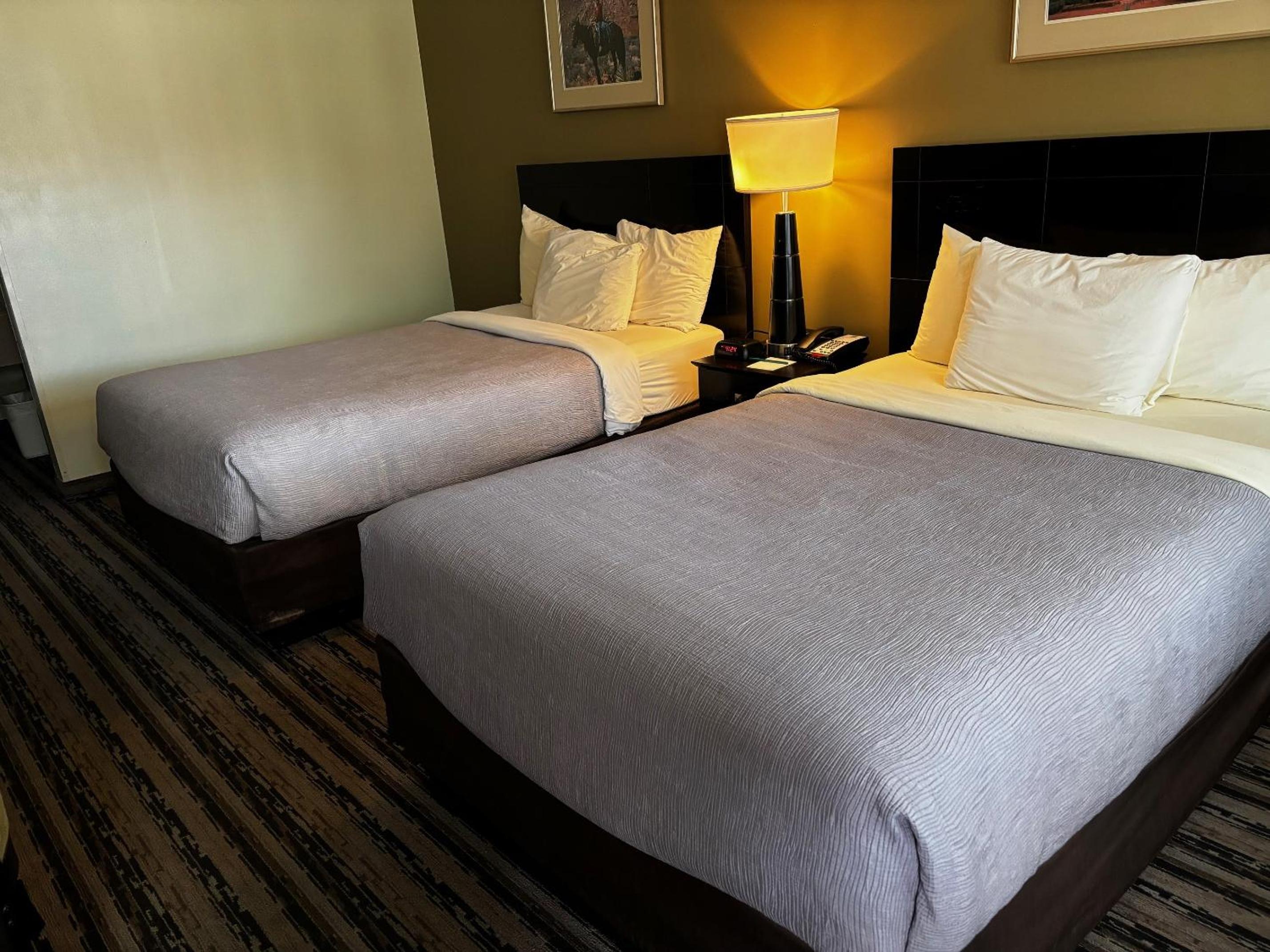Double Room - Photo 12