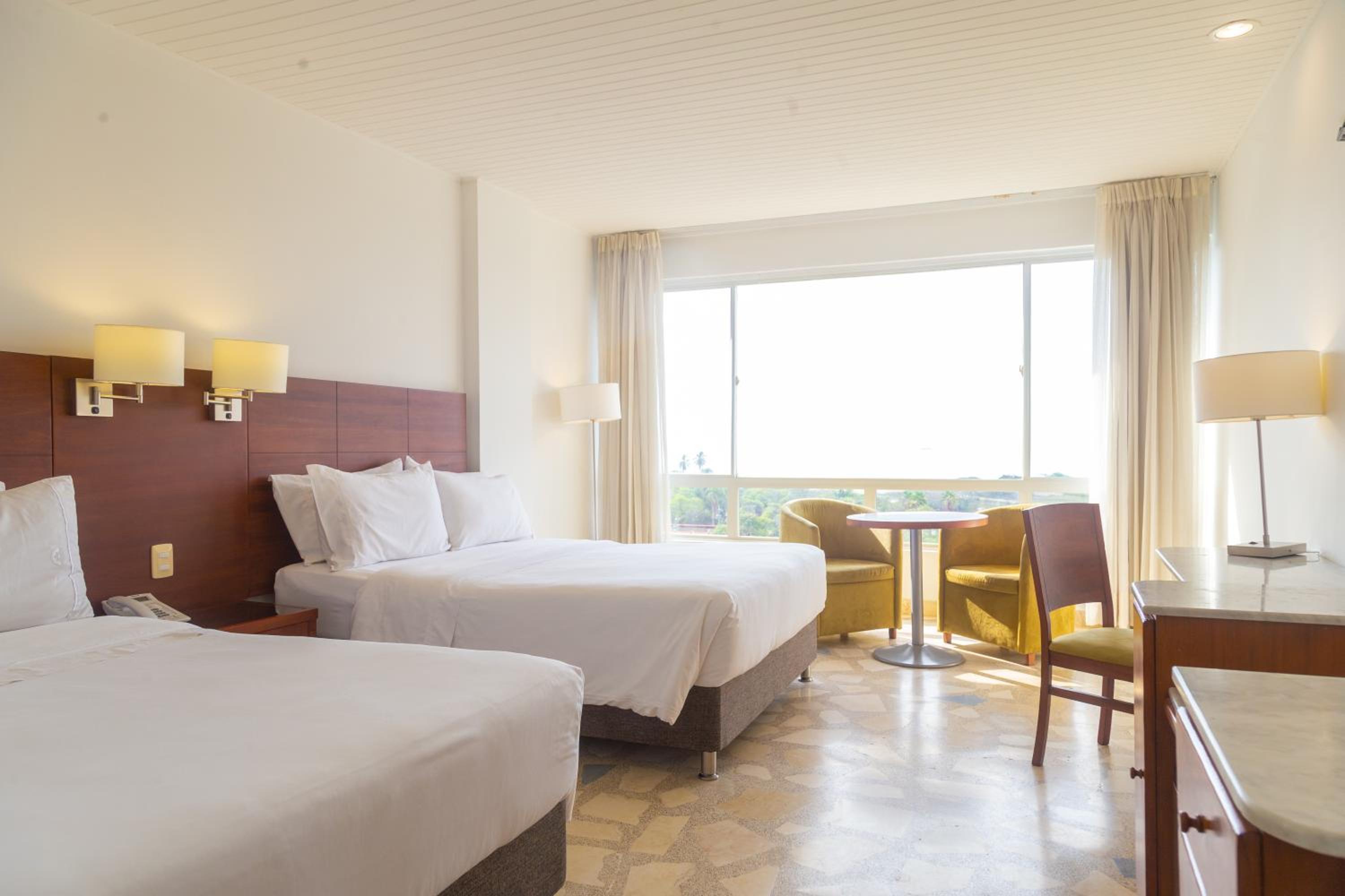 2 Double Beds