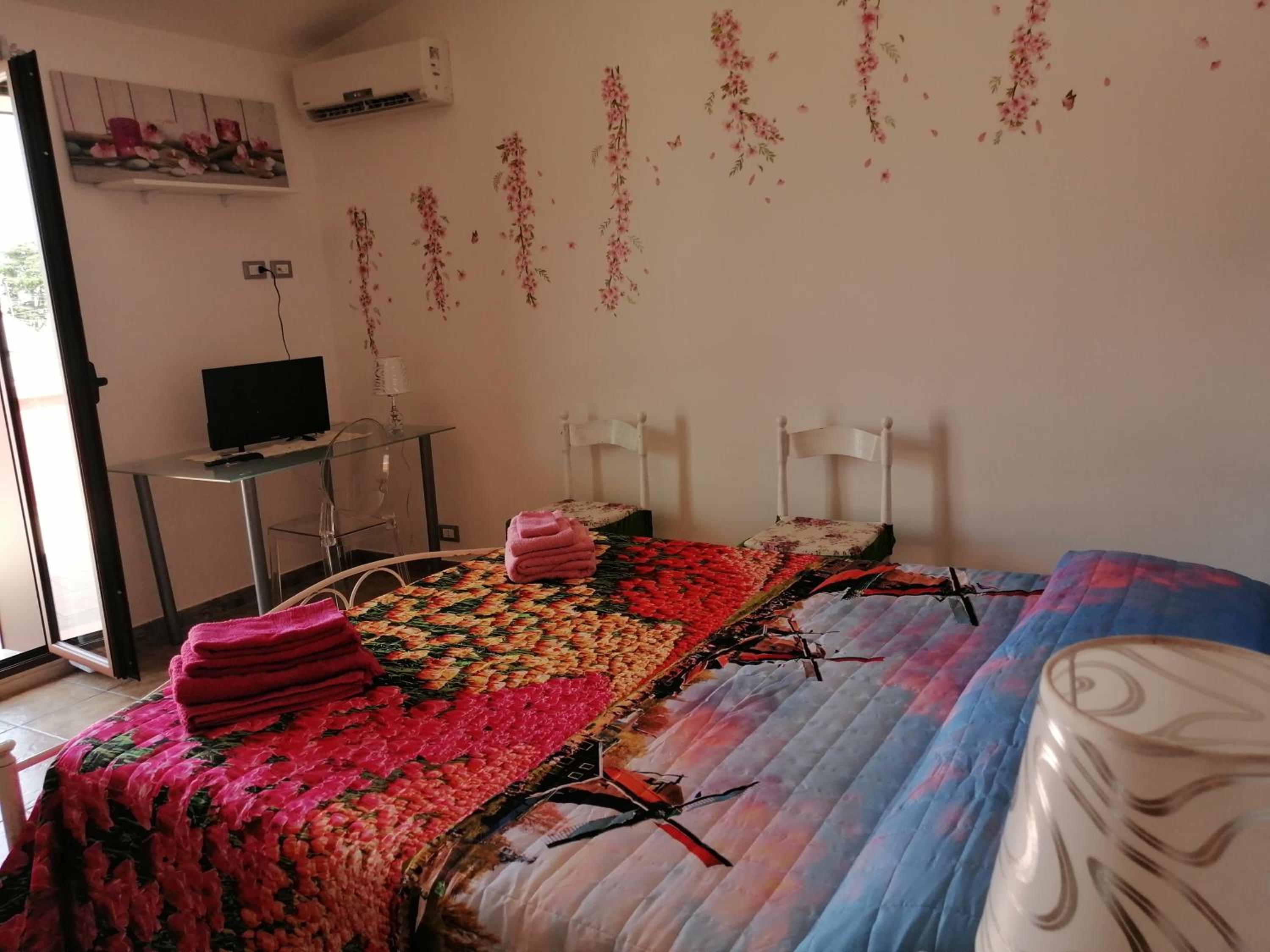 Apartment photo 2