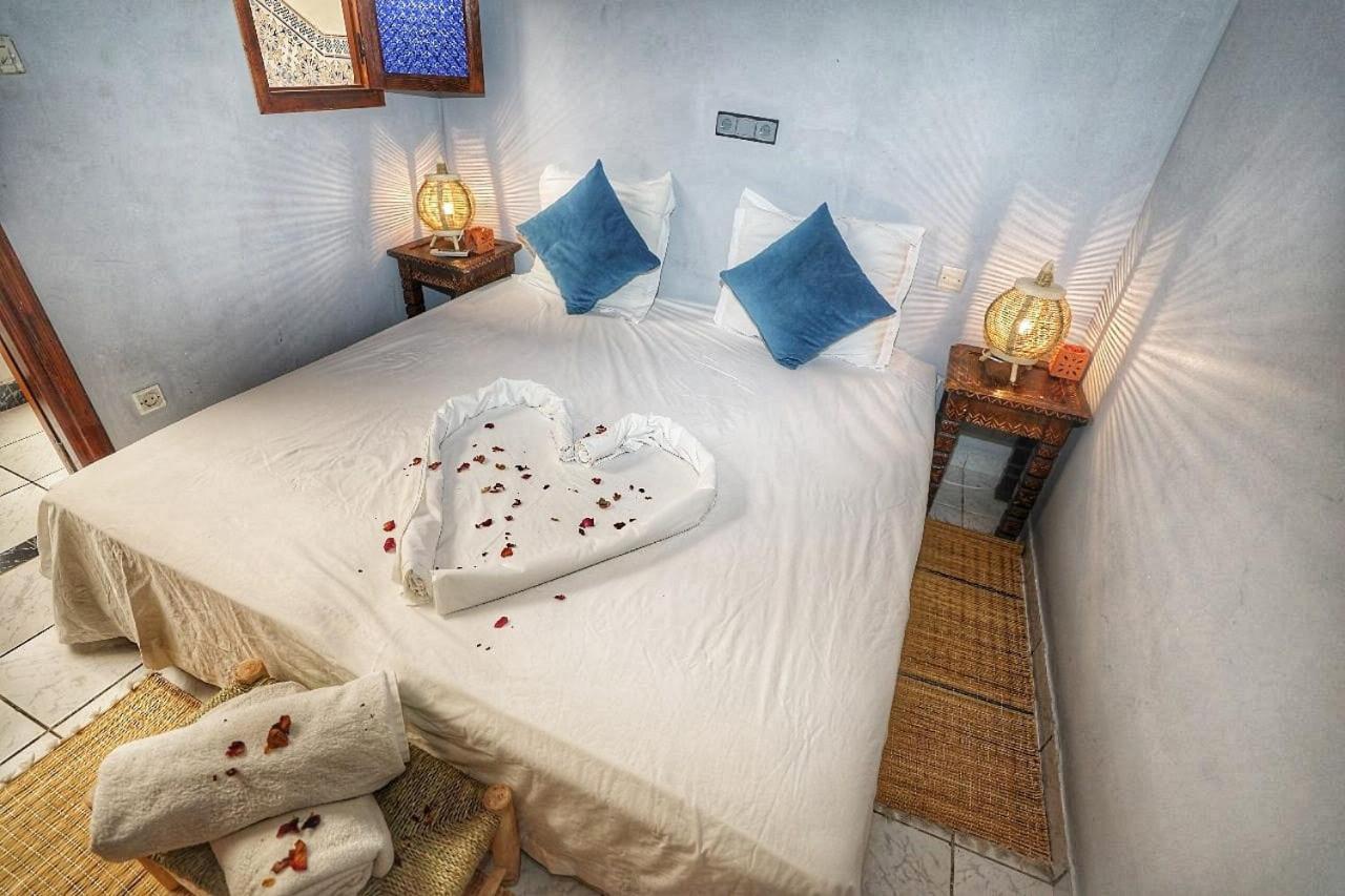 Deluxe Double or Twin Room - Photo 9