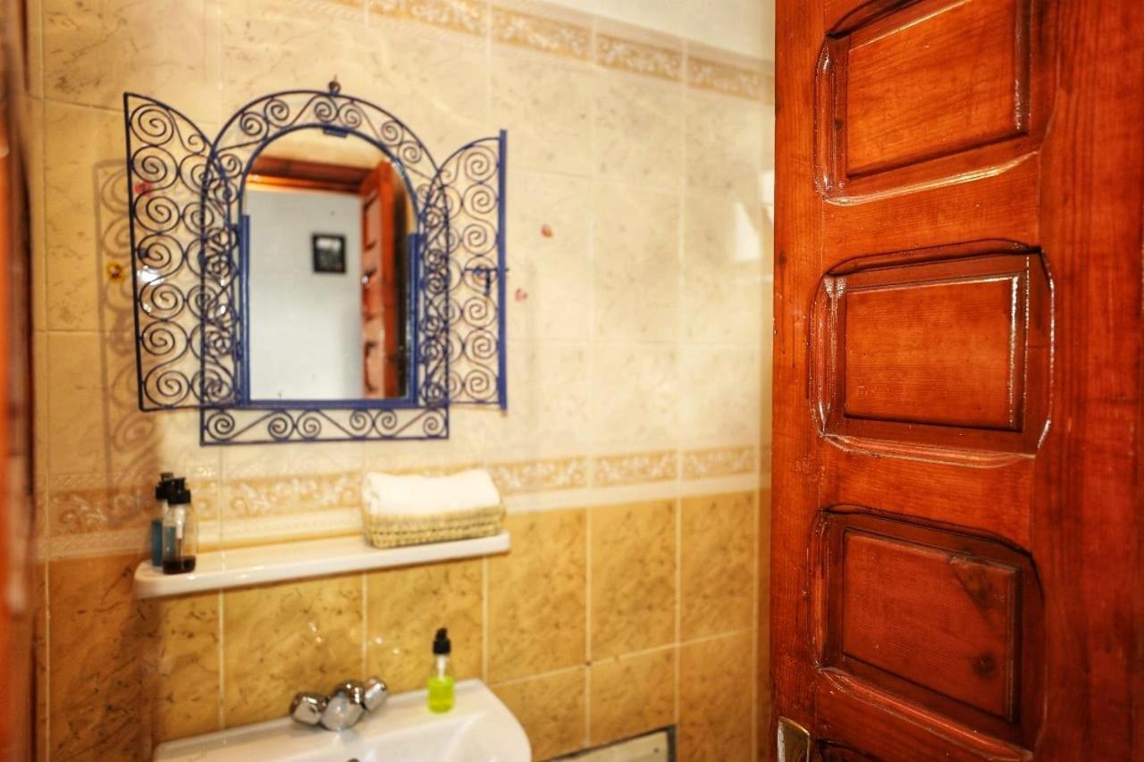 Deluxe Double or Twin Room - Photo 10