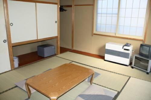Japanese-Style Room with Private Bathroom and Toilet photo 2