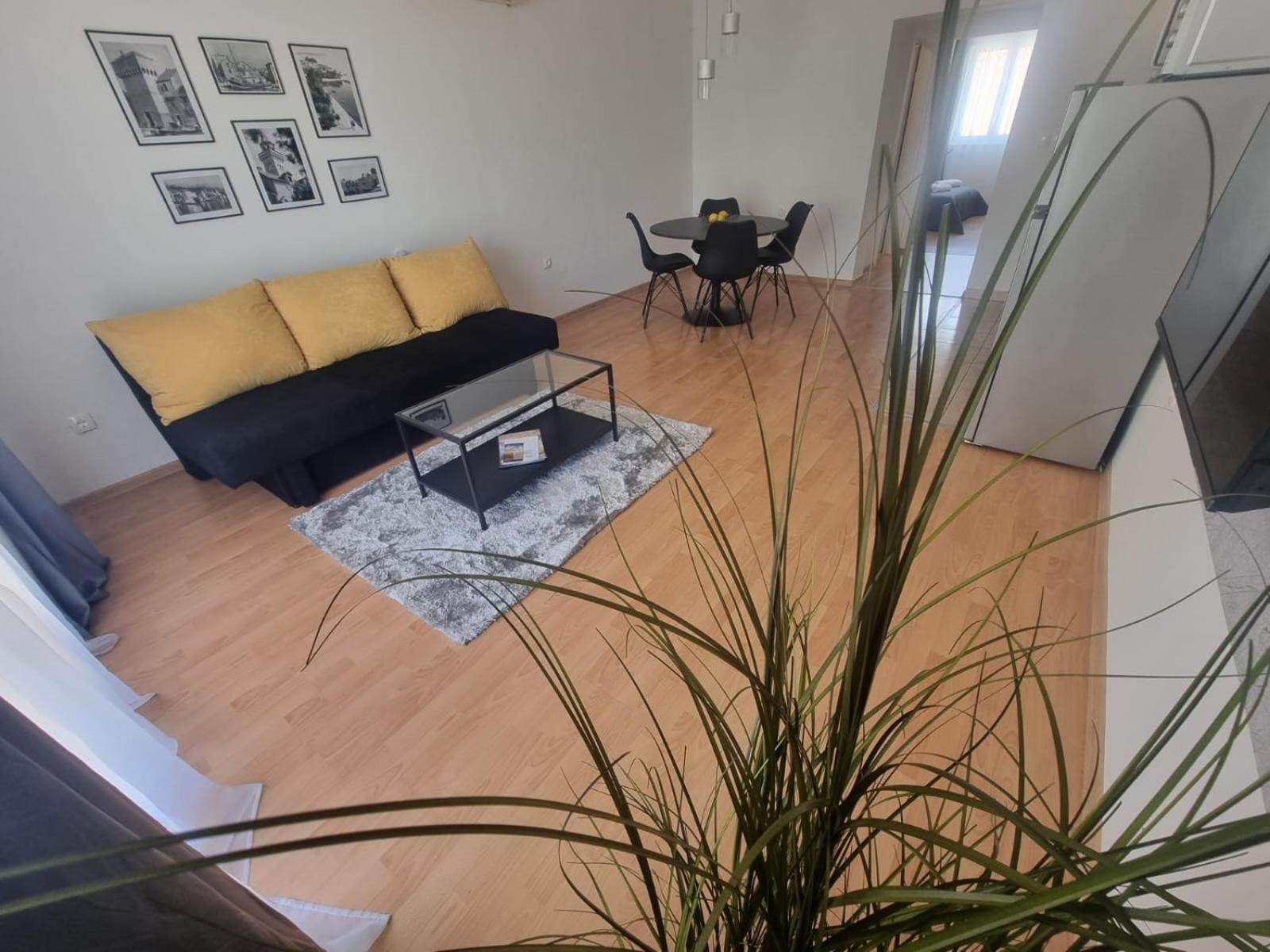 Apartment photo 1