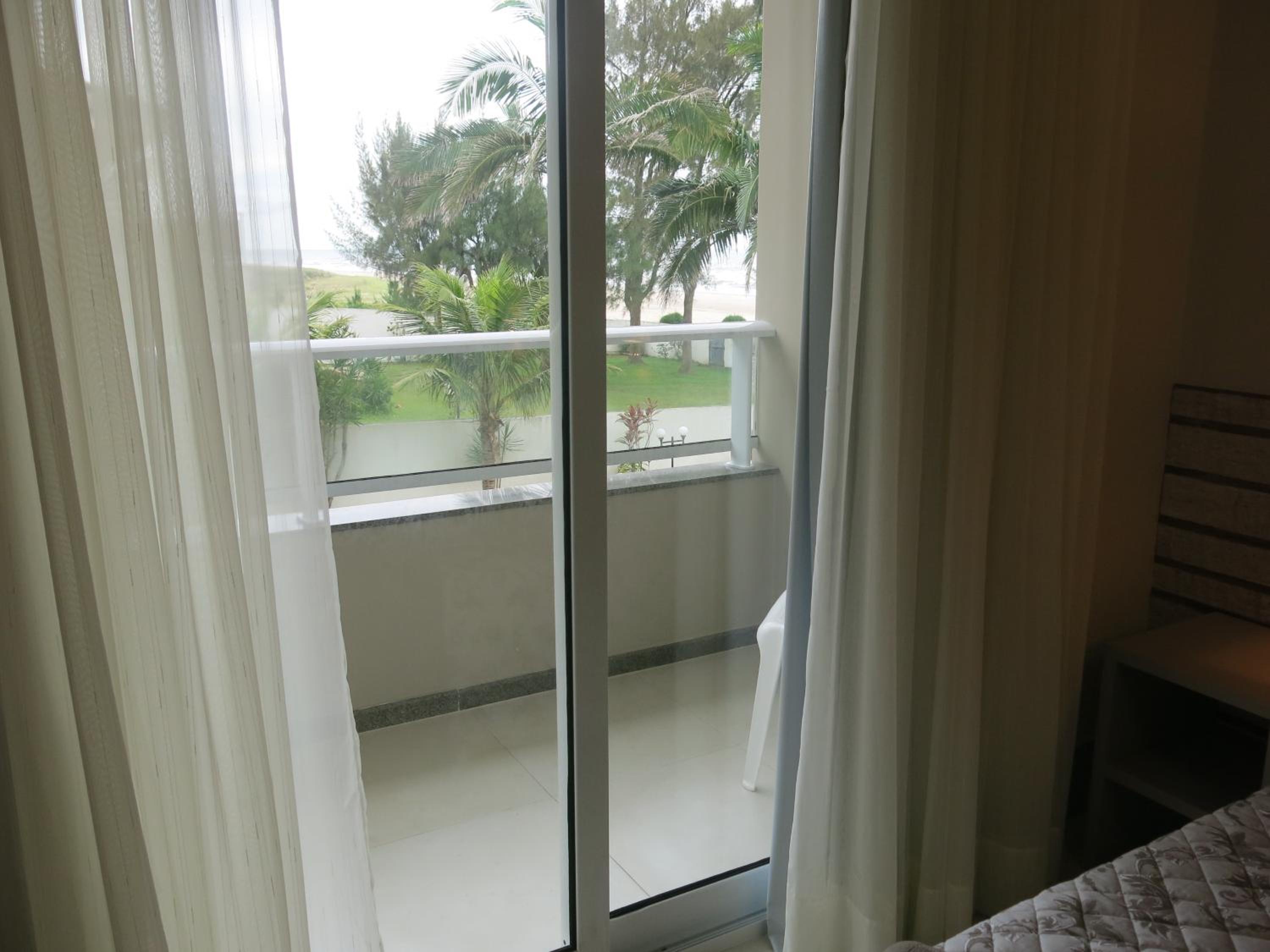 Family Room with Side Sea View photo 2
