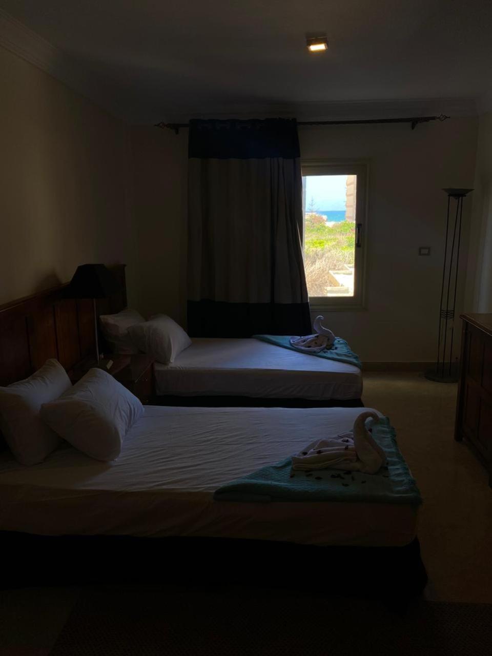 Deluxe Room (2 Adults + 1 Child)