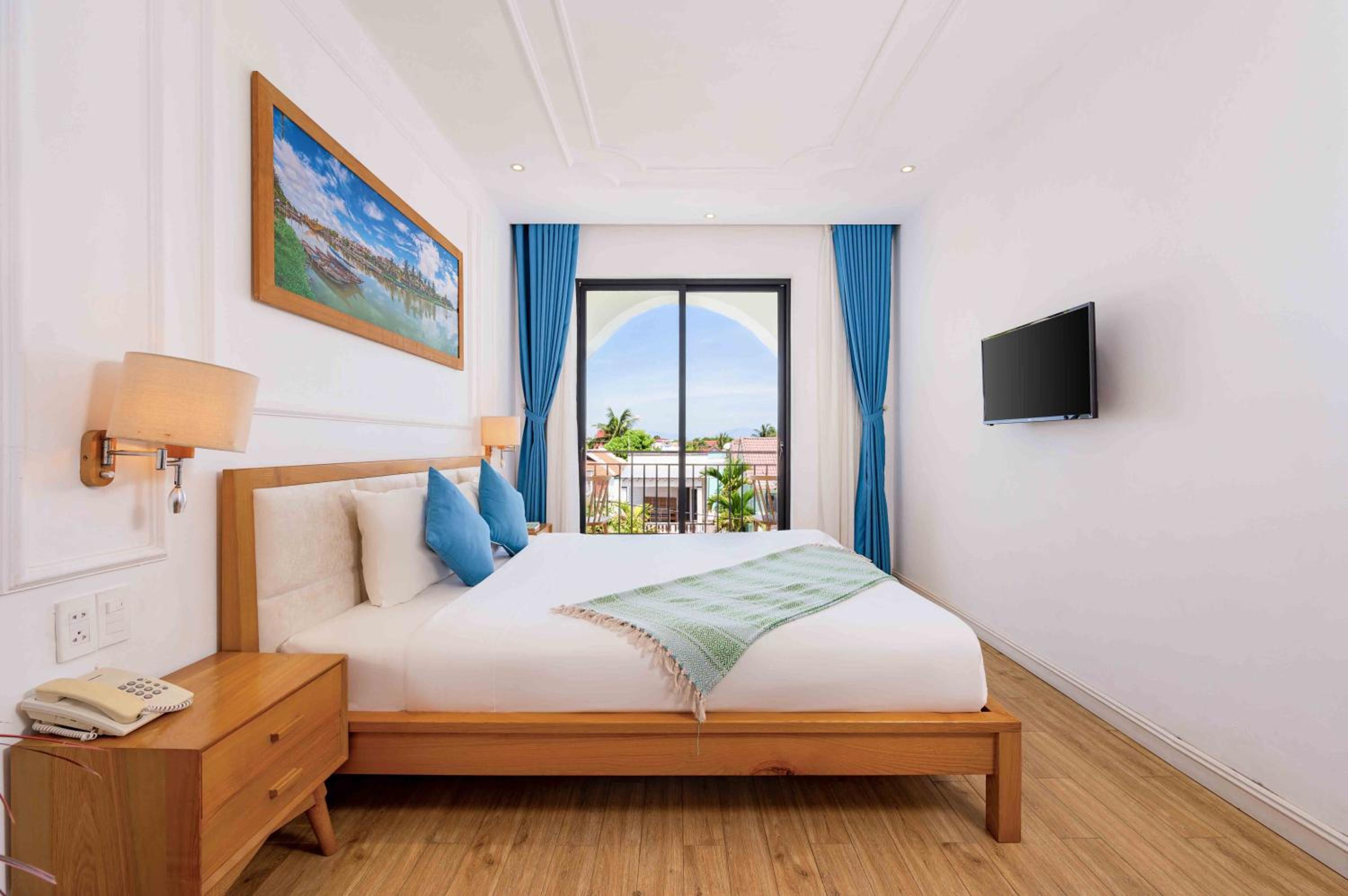 King Room with Pool View