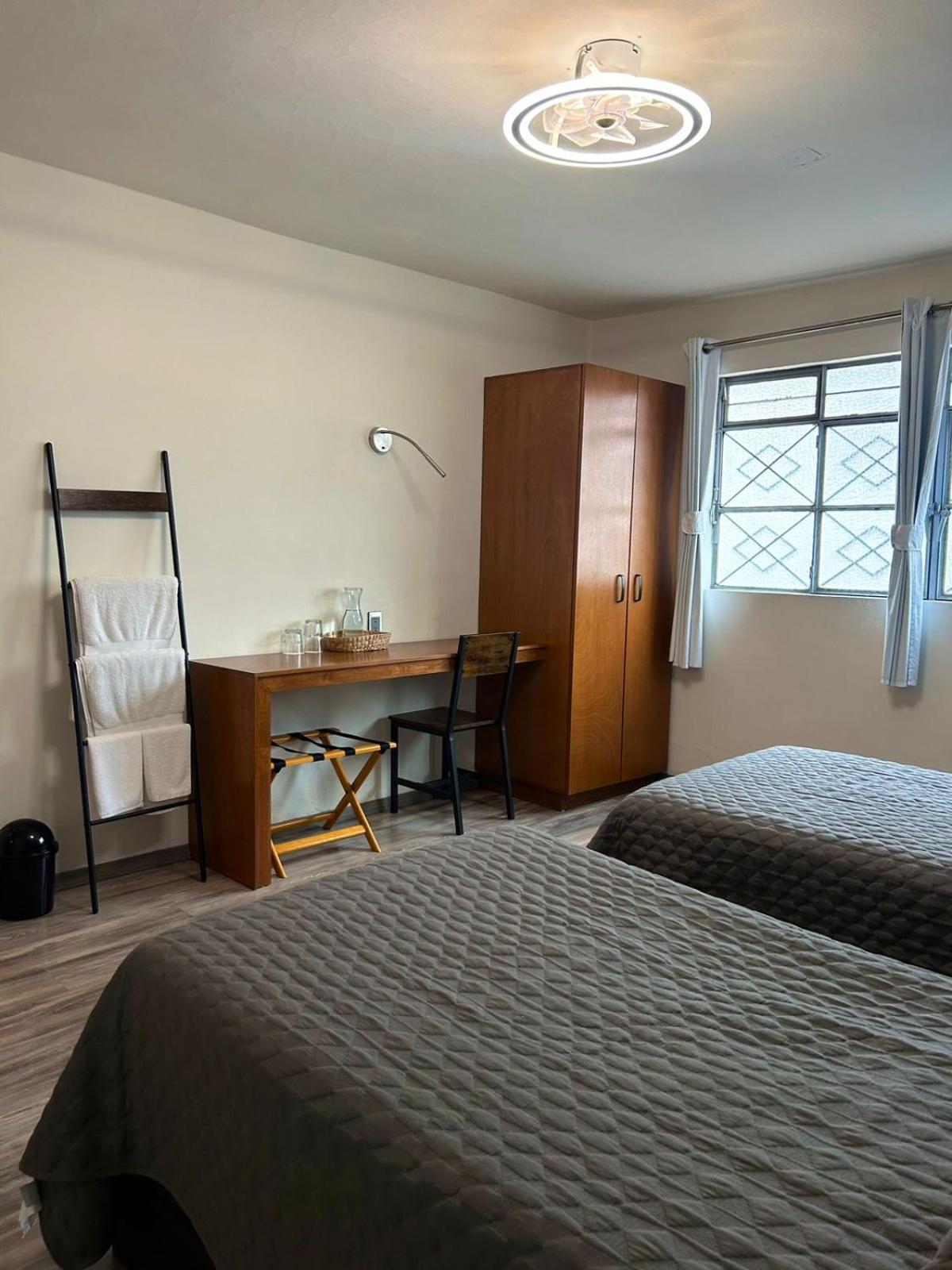 Twin Room - Photo 1