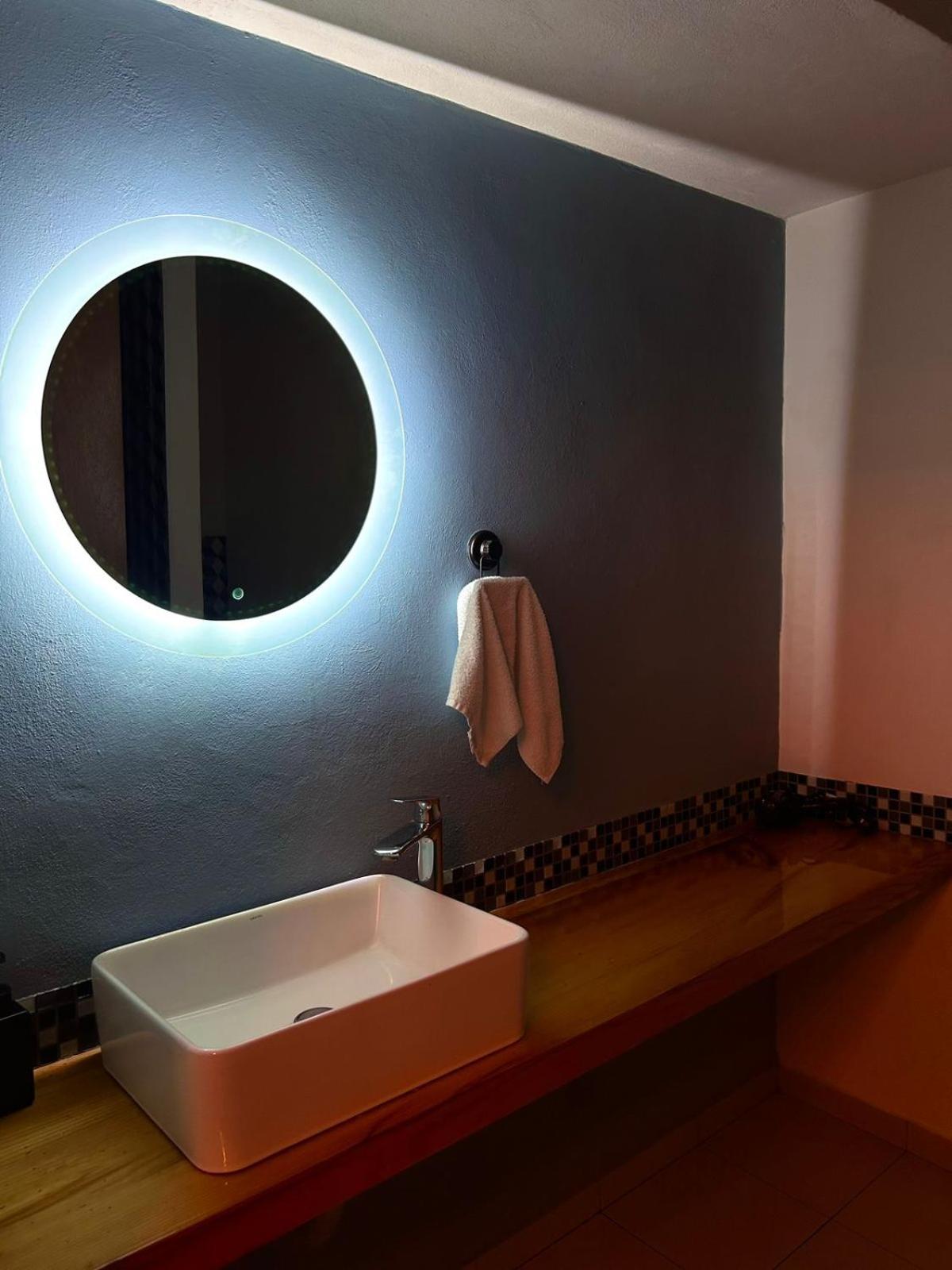 Twin Room - Photo 6