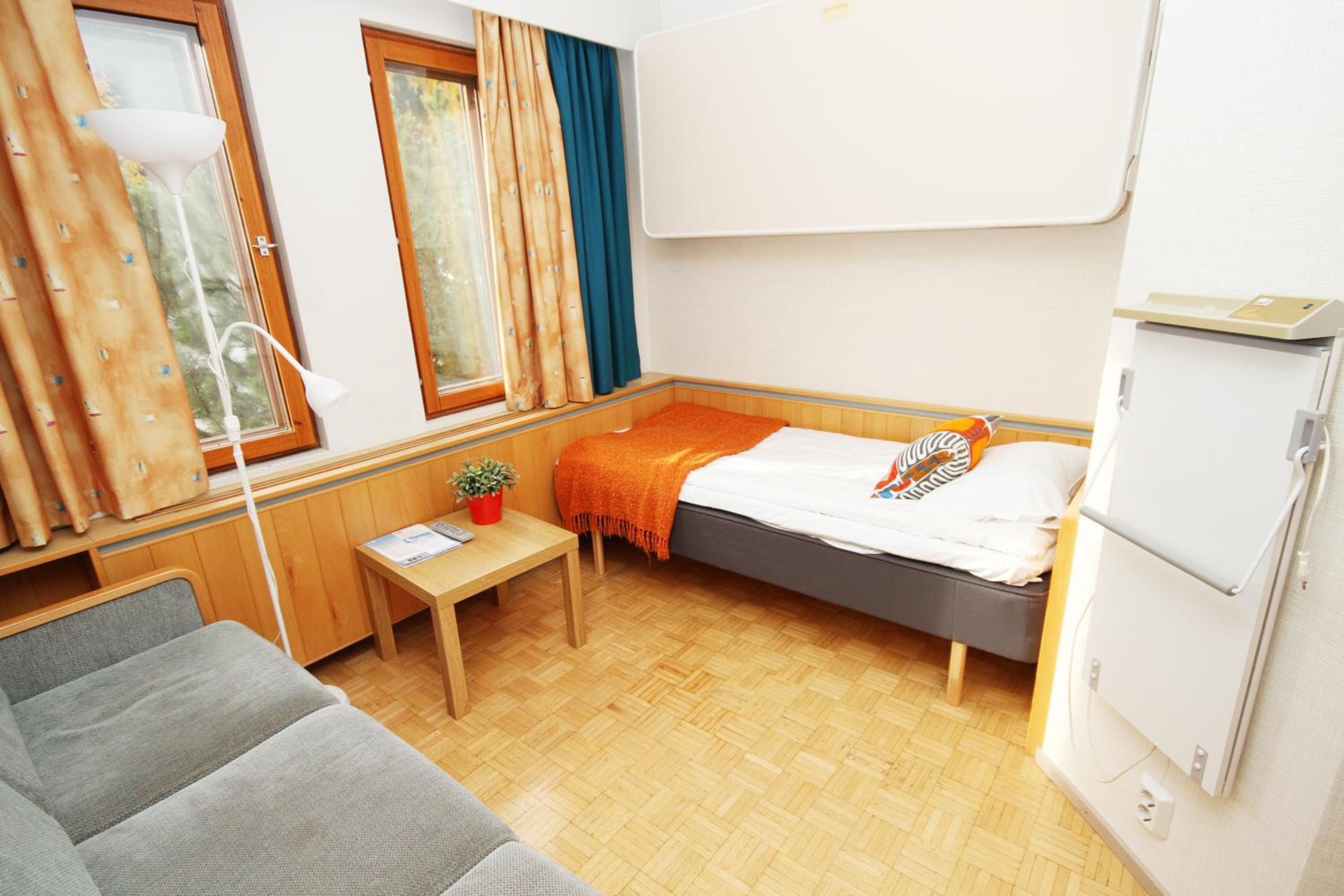 Standard Twin Room - Photo 3