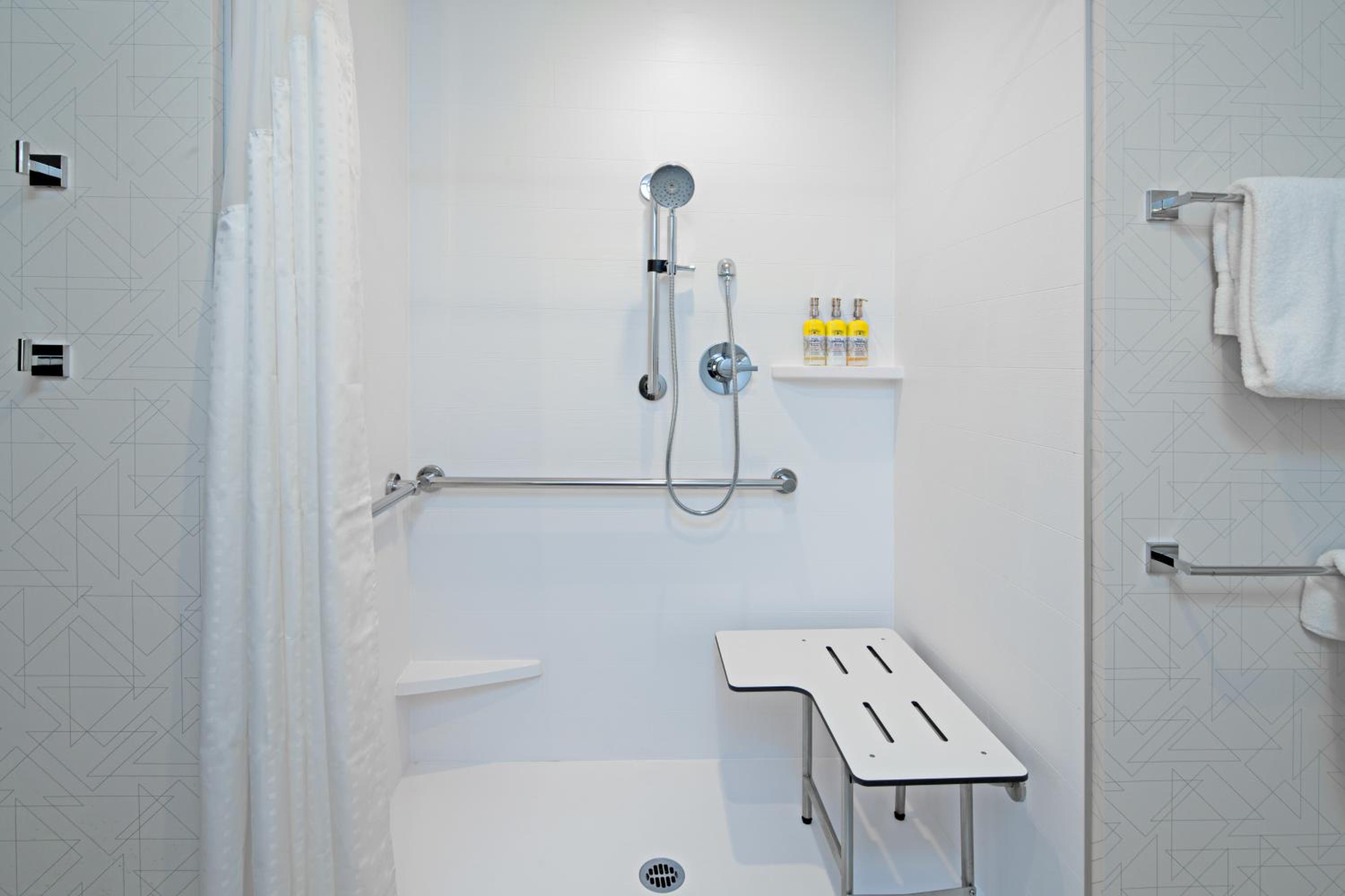 Holiday Inn Express & Suites Palm Desert - Millennium by IHG, Photo 3
