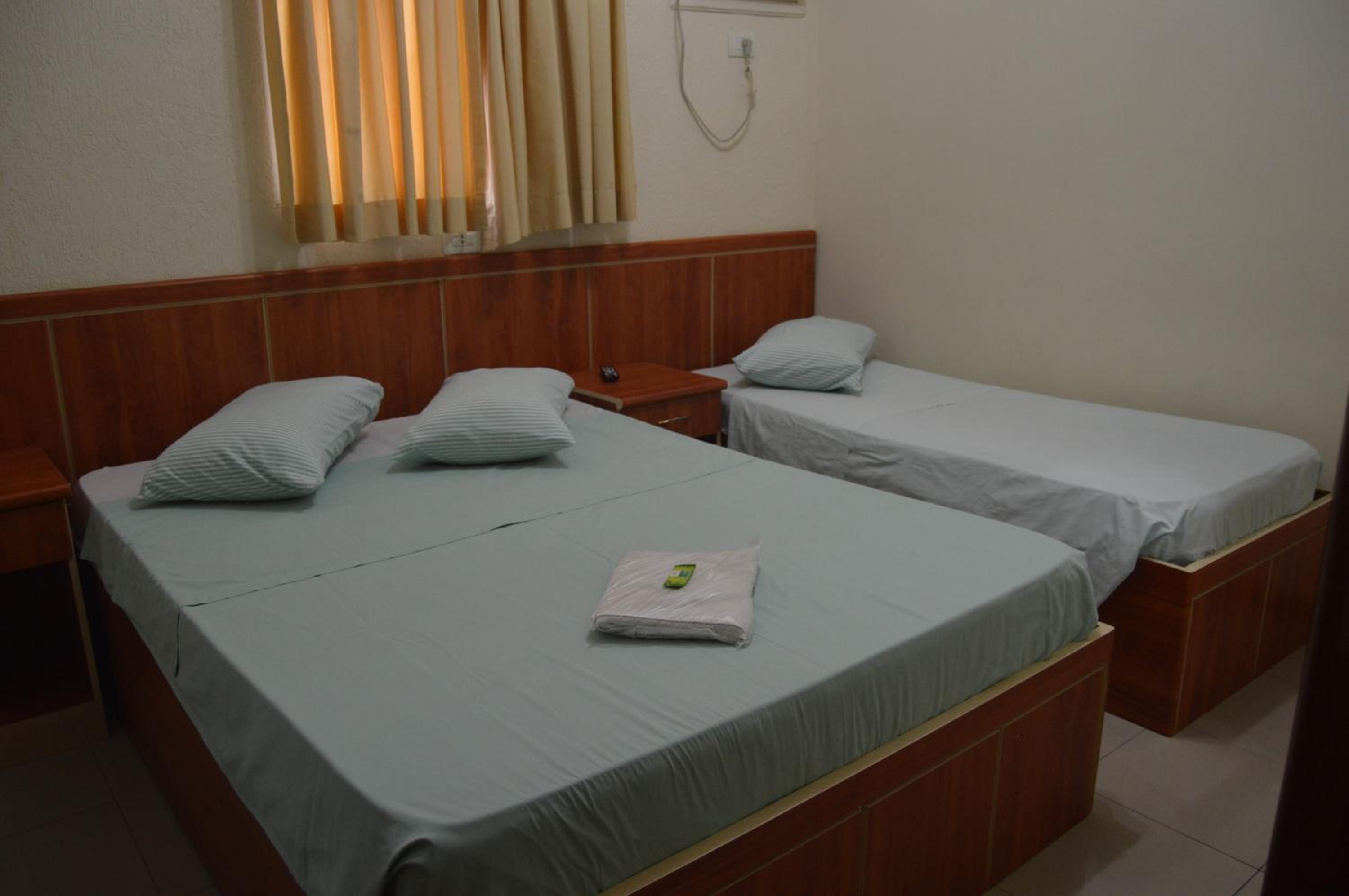 Triple Room with 1 Single Bed and 1 Double Bed