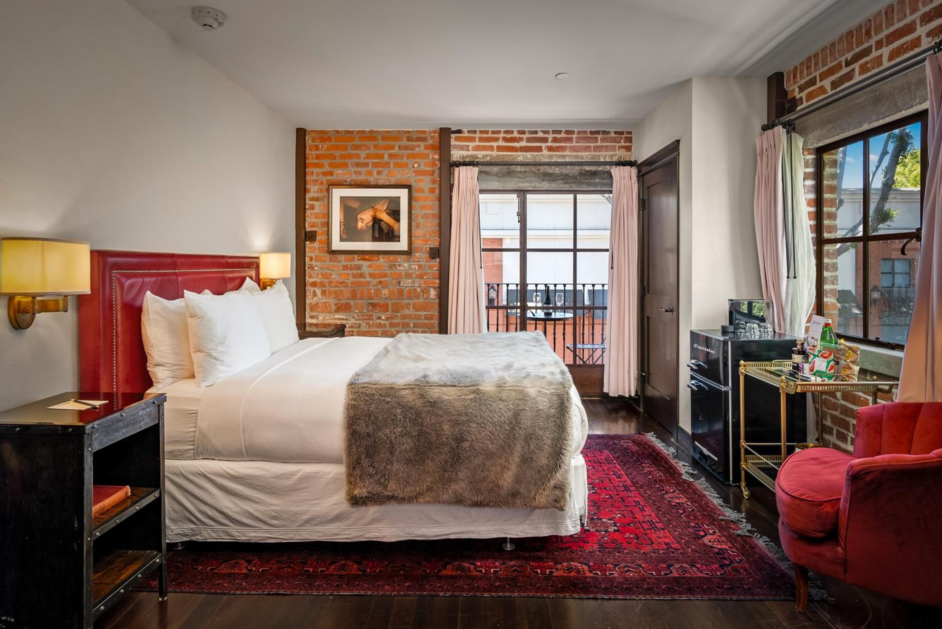 Queen Room with Balcony photo 1