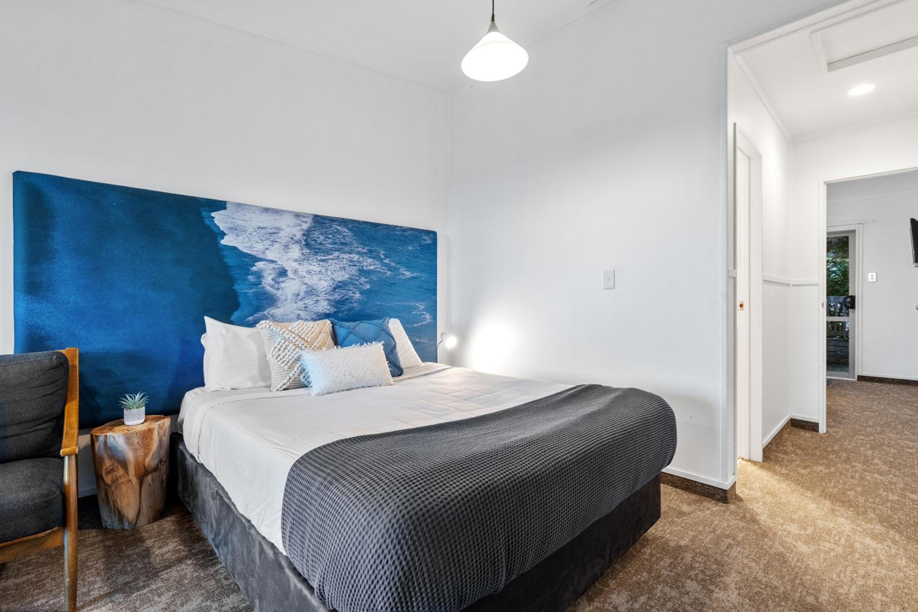 One-Bedroom Apartment with Sea View photo 3