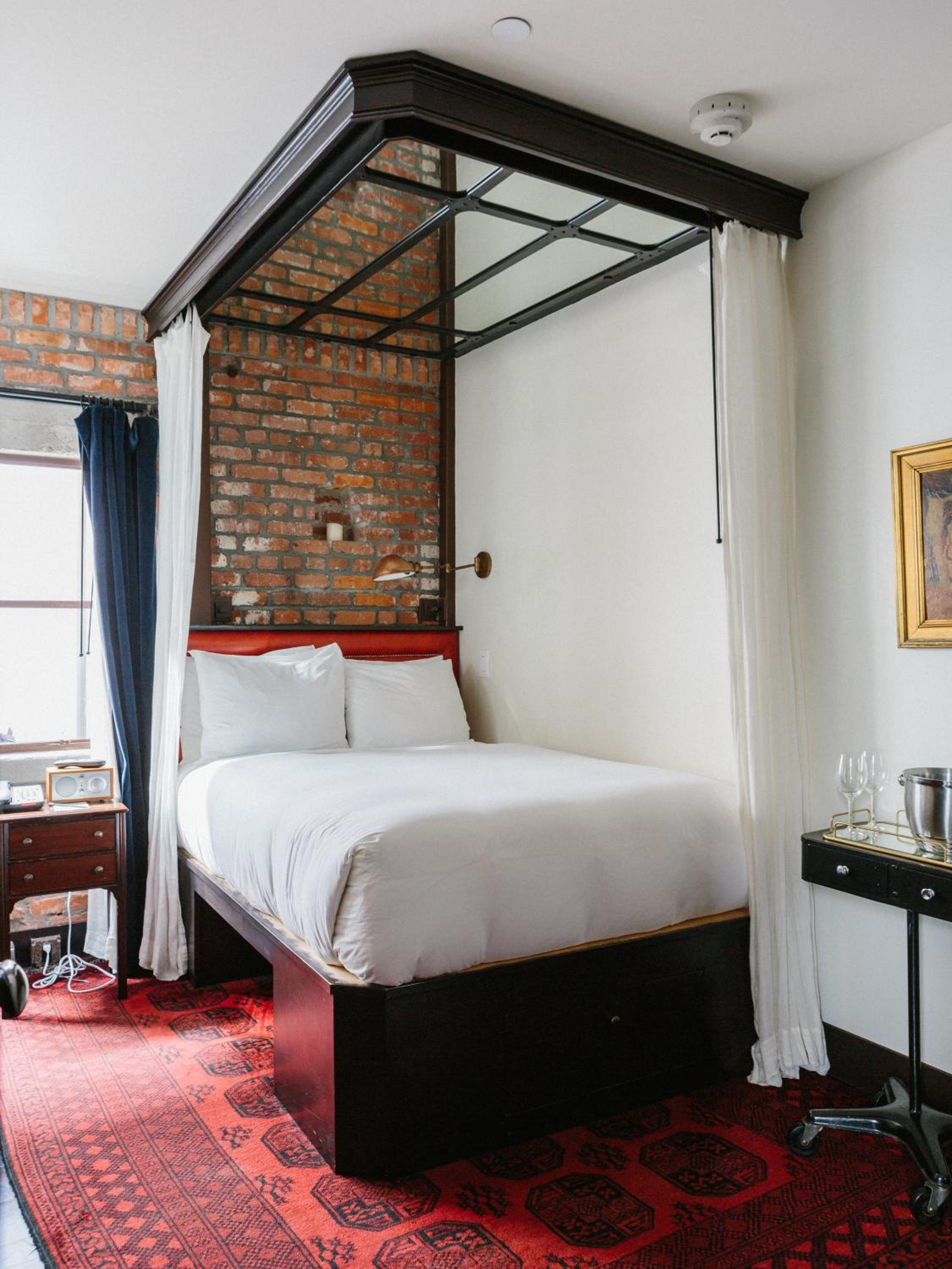 Standard Queen Room photo 1