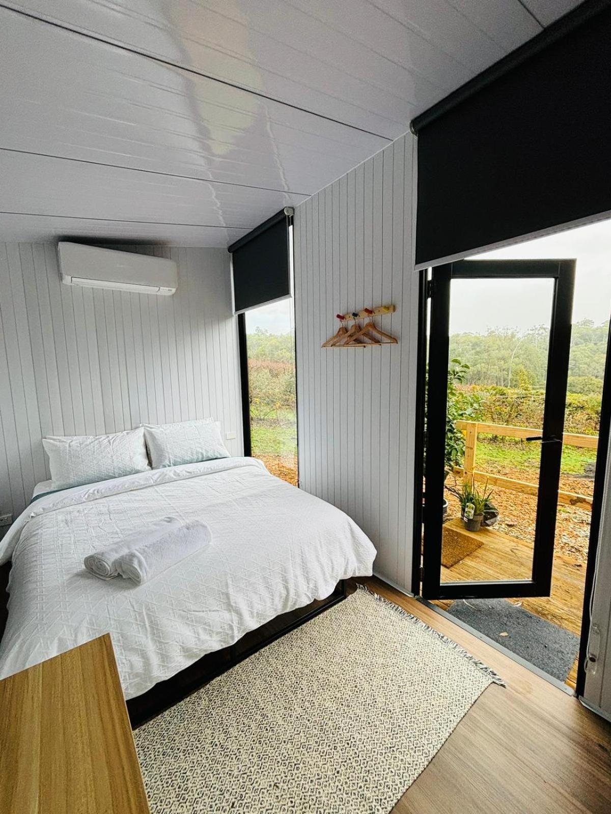 Mobile Home photo 3