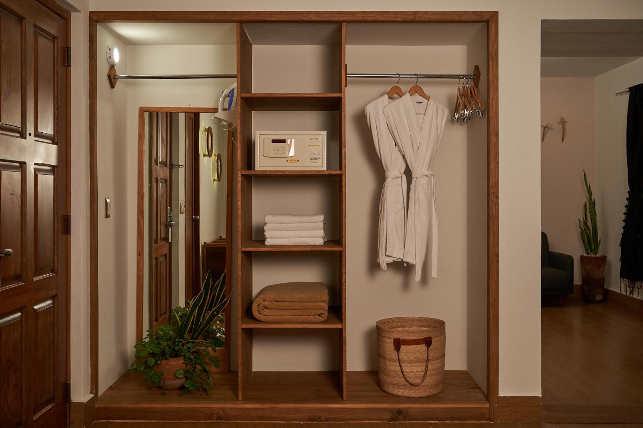 Family Room - Photo 4