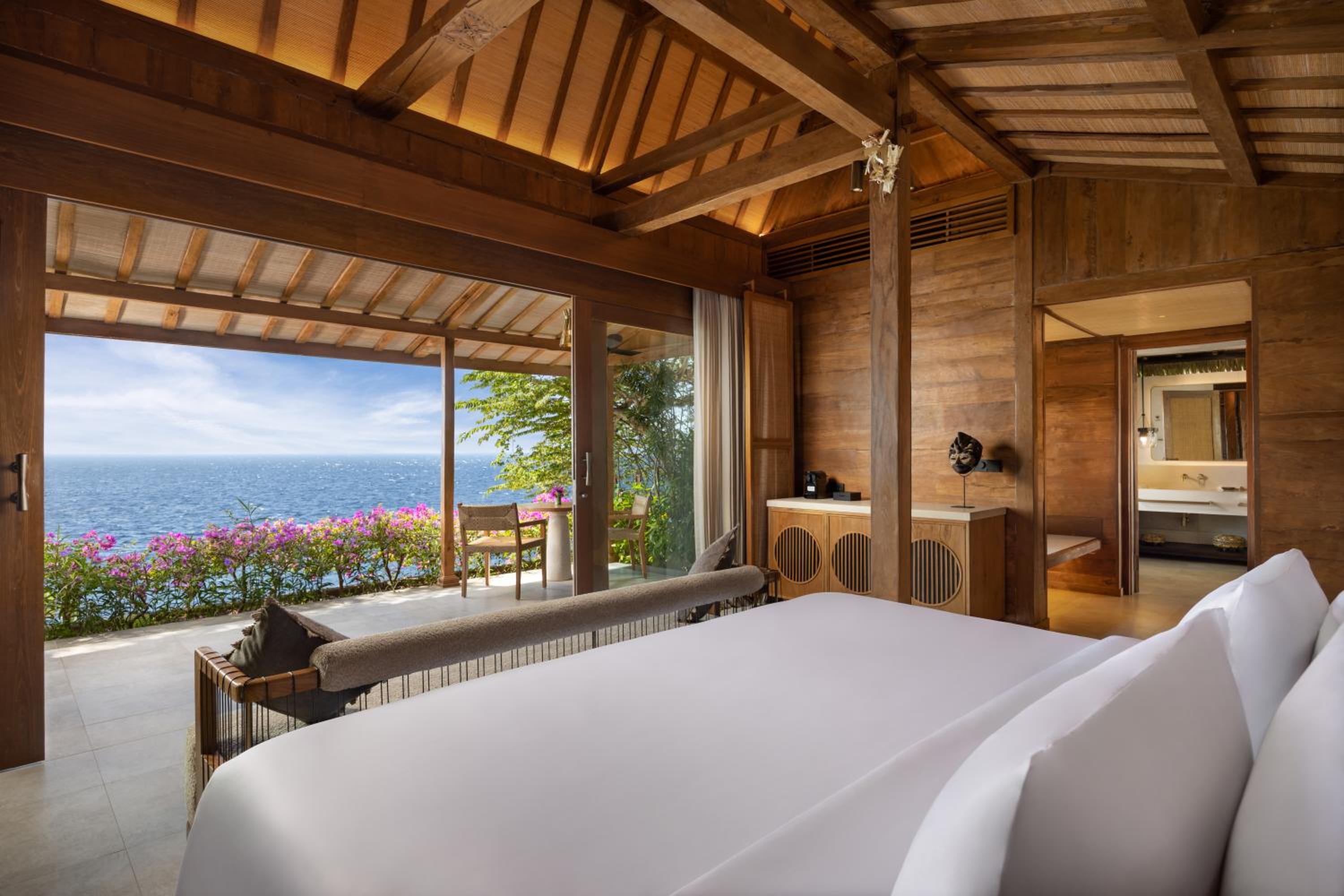 Cliff Front Ocean View Villa - Photo 2