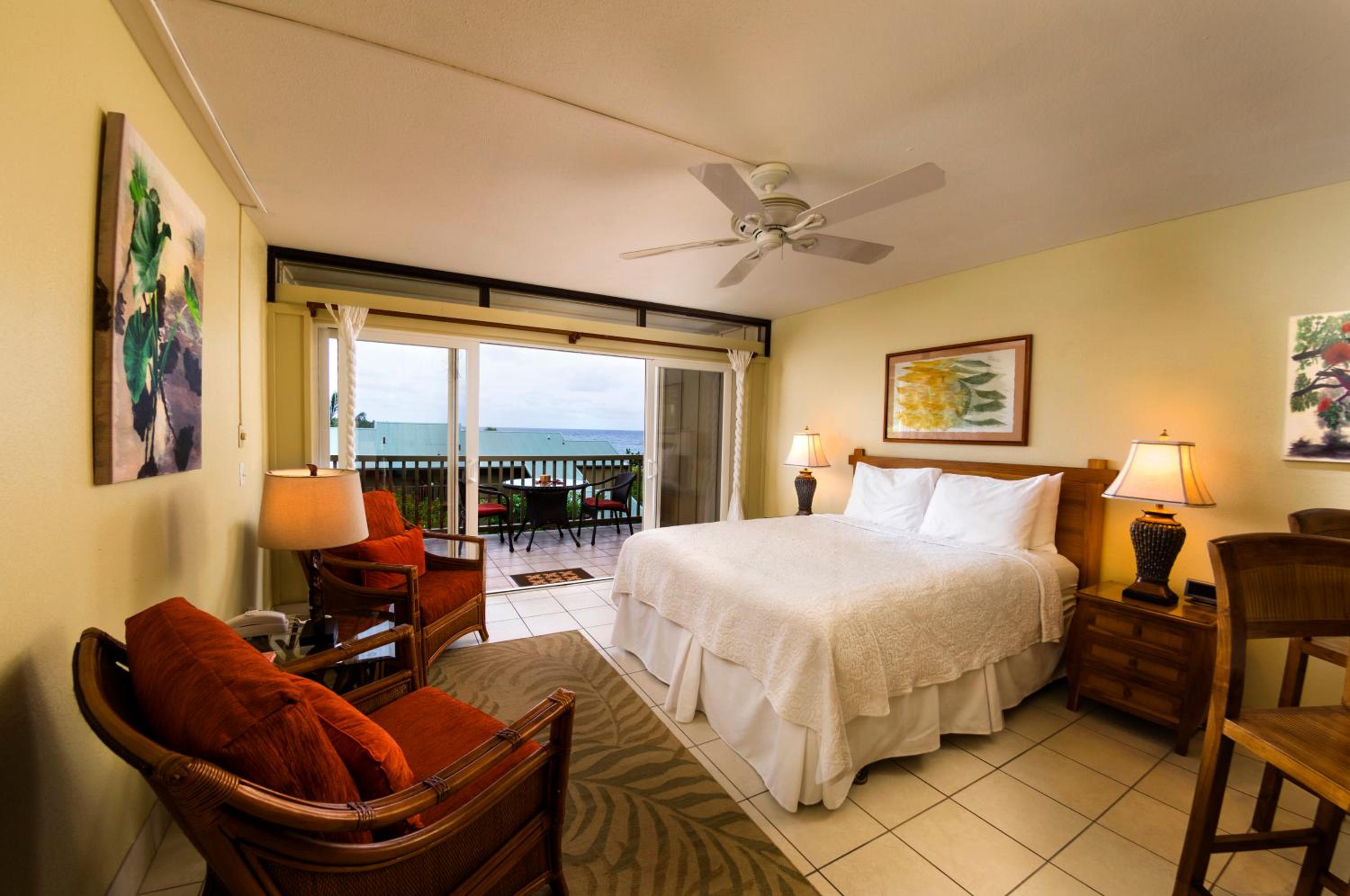 Studio Apartment with Balcony photo 1