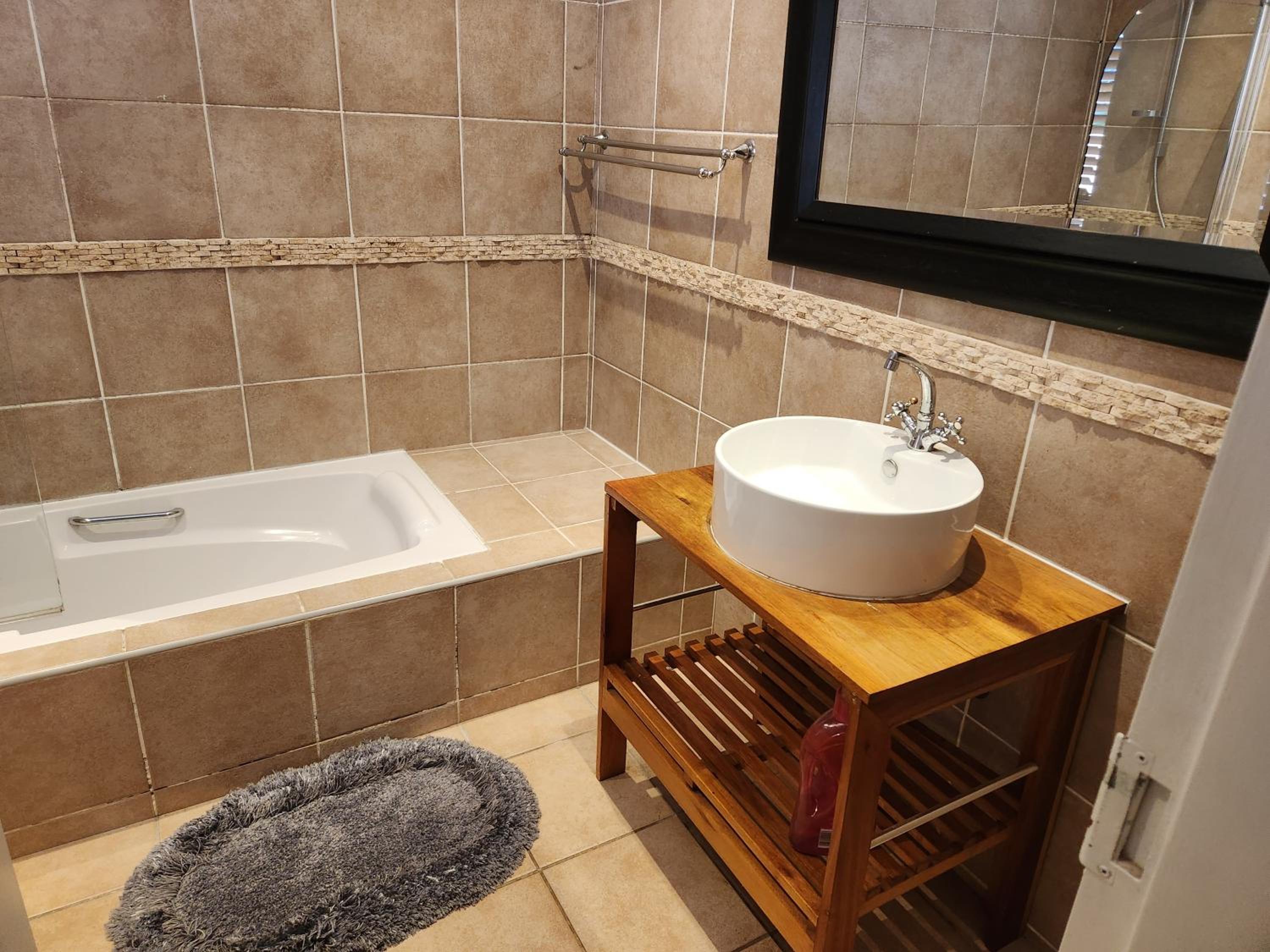 Double Room with Private Bathroom photo 3
