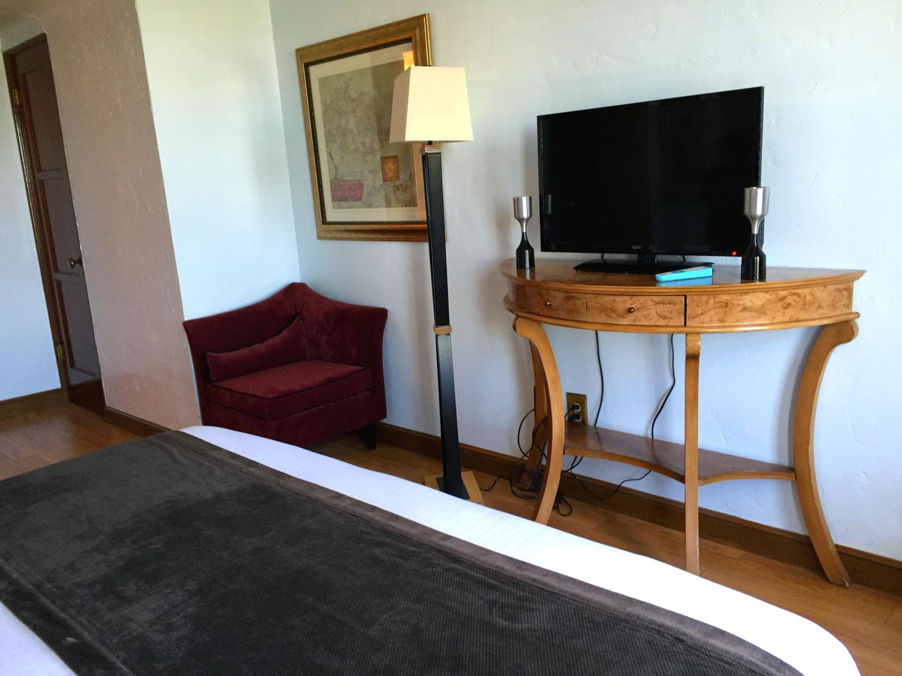 King Suite - Photo 3