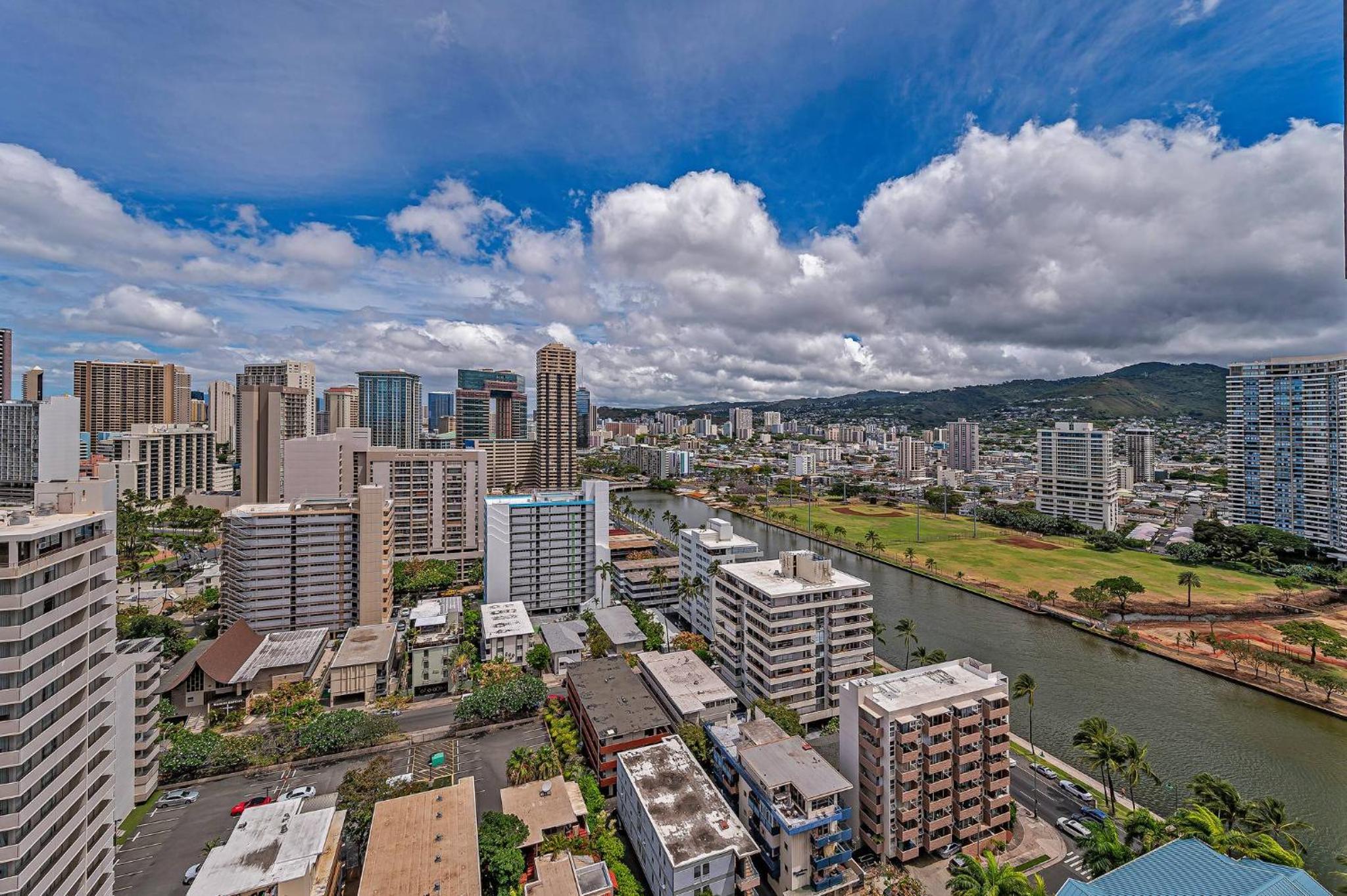 Honu Hale Penthouse 2 BDR Ocean View Waikiki: Two-Bedroom Apartment photo