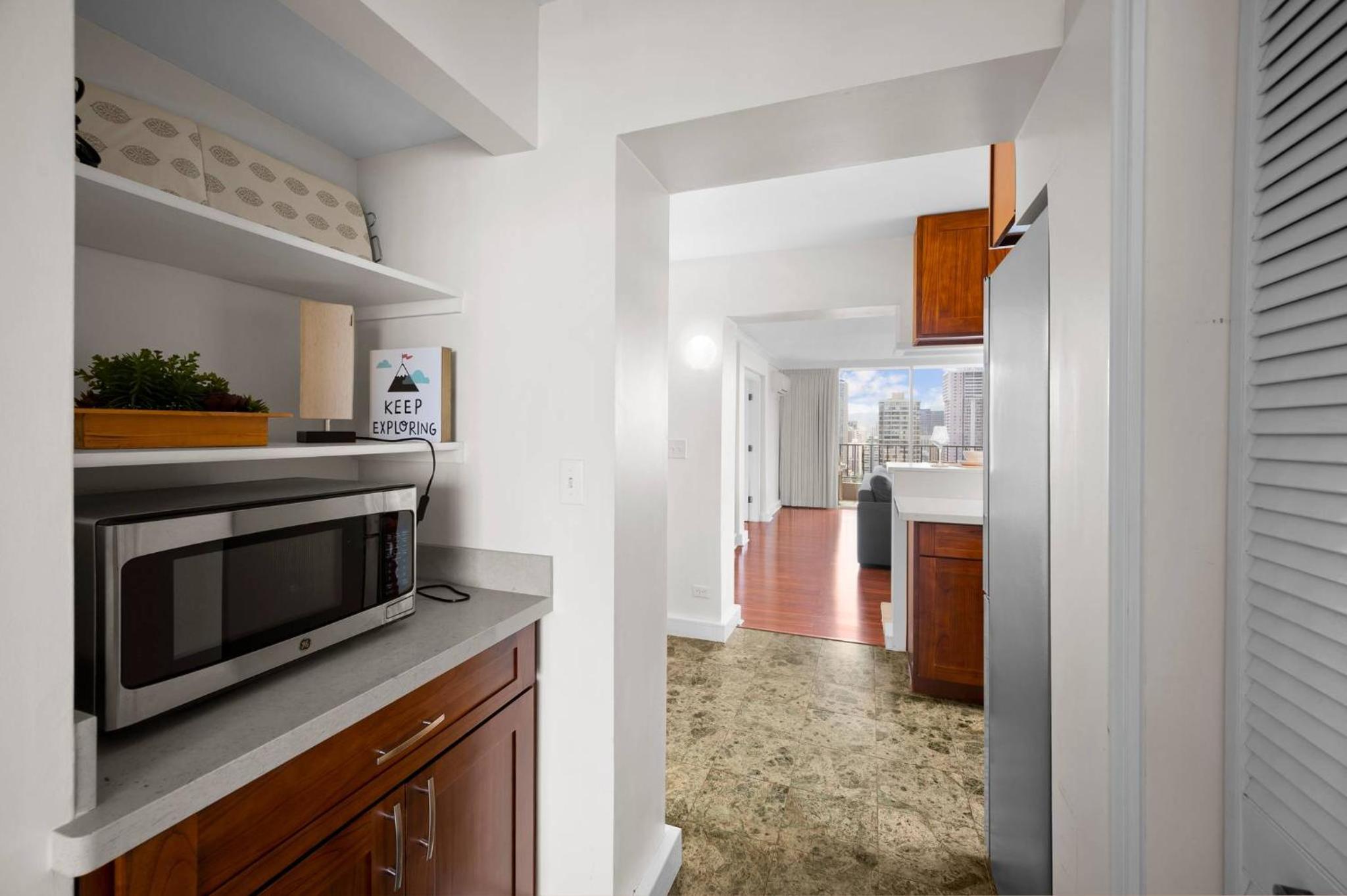 Honu Hale Penthouse 2 BDR Ocean View Waikiki: Two-Bedroom Apartment photo