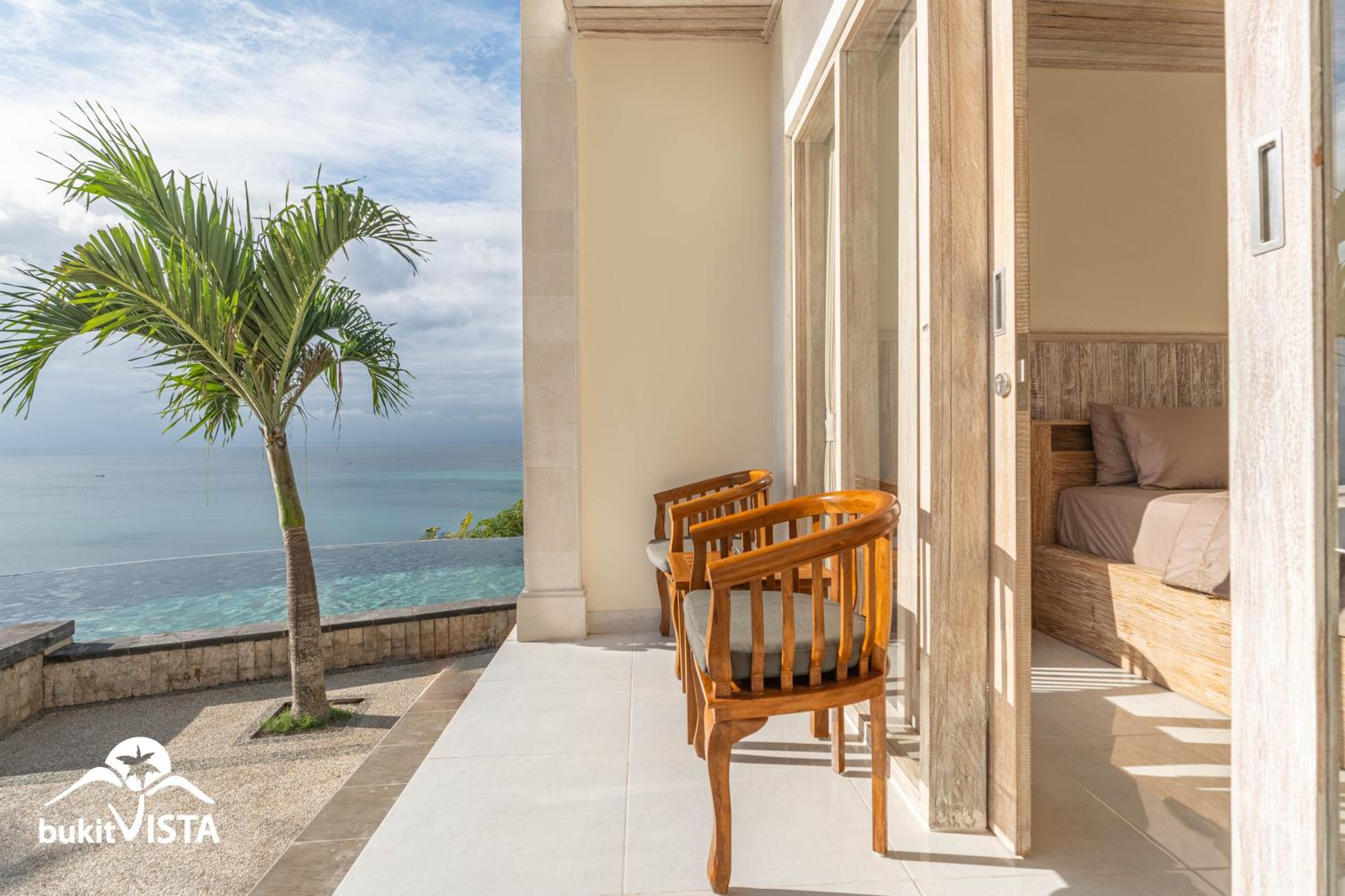 Double Room with Pool View - Photo 2