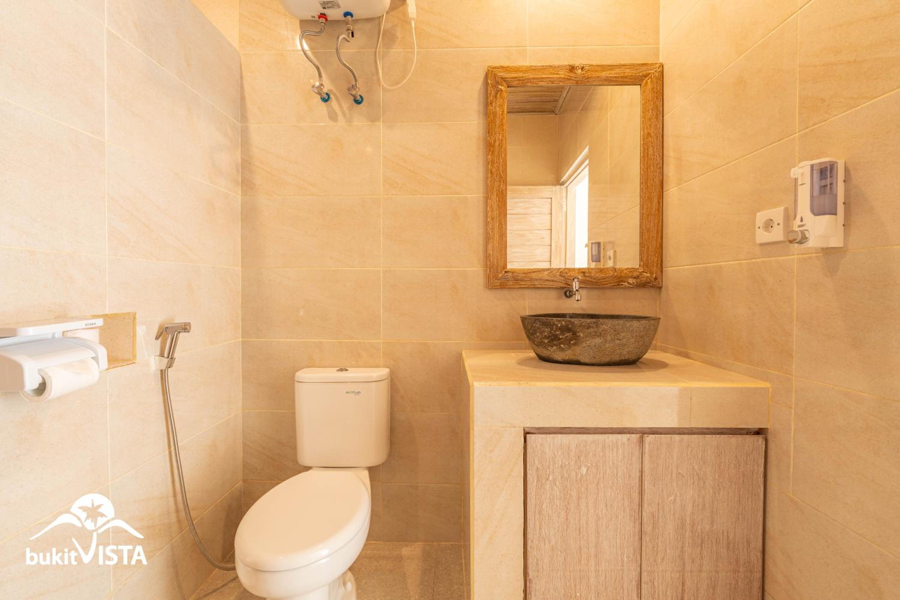 Double Room with Balcony and Sea View - Photo 4