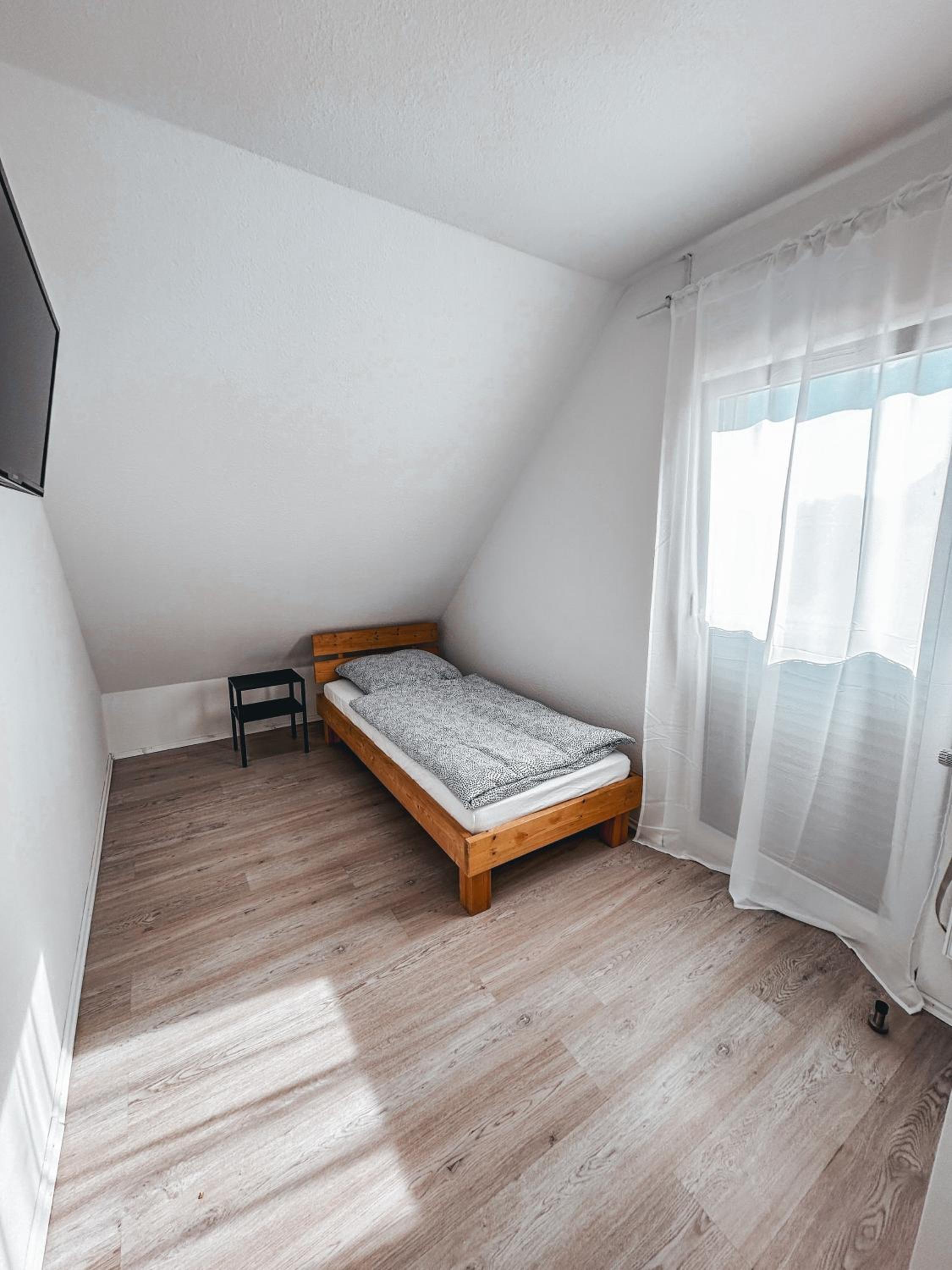 Single Room with Shared Bathroom