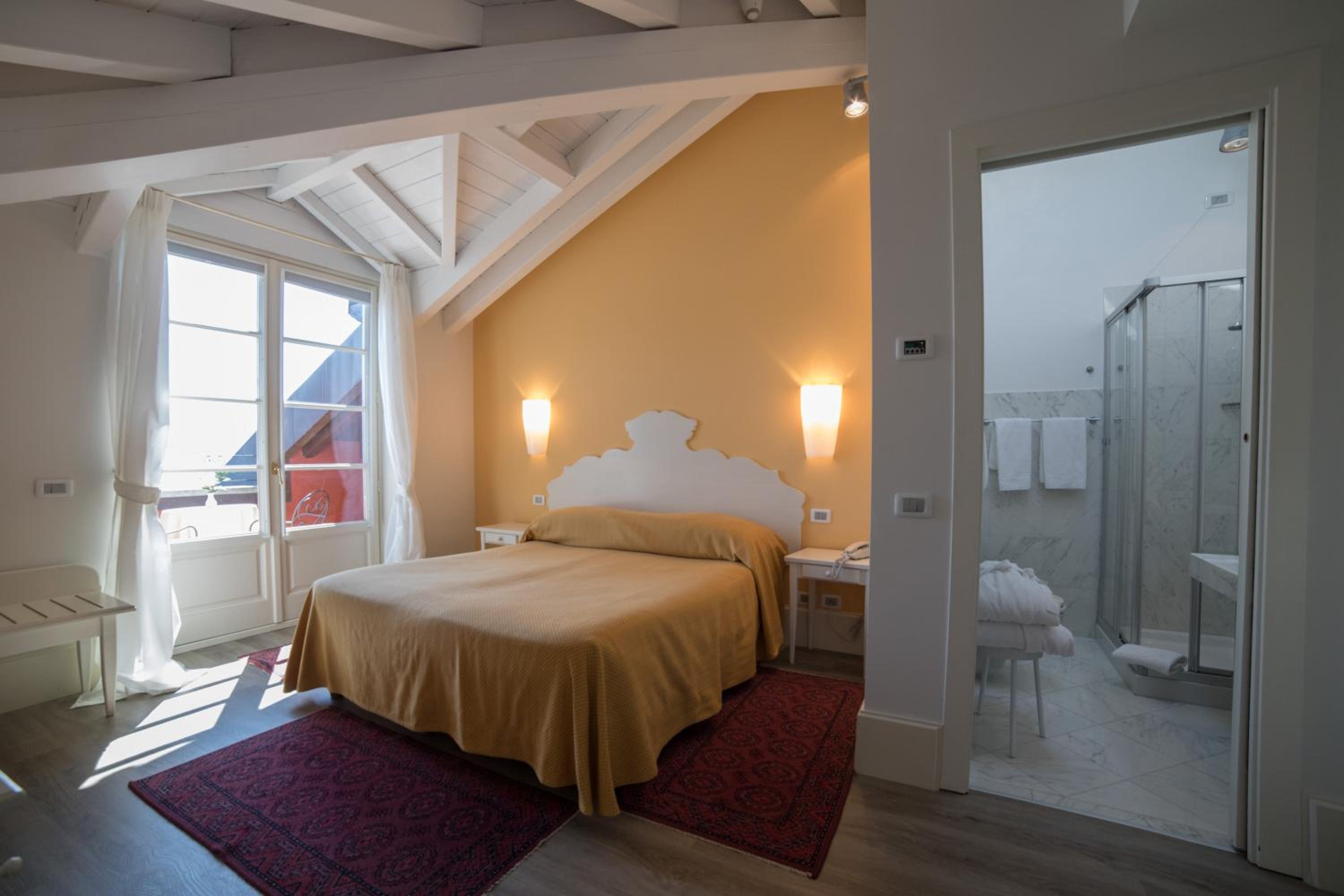 "King" Room with Lake View